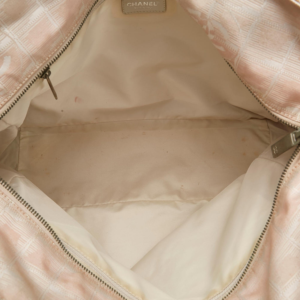 Chanel New Travel Line Tote (SHG-37923)