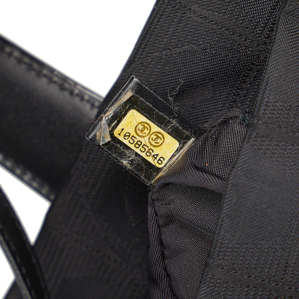 Chanel New Travel Line Tote (SHG-i4J9zq)