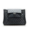 Chanel Paris-Edinburgh Flap Shoulder Bag (SHG-vjs7uw)
