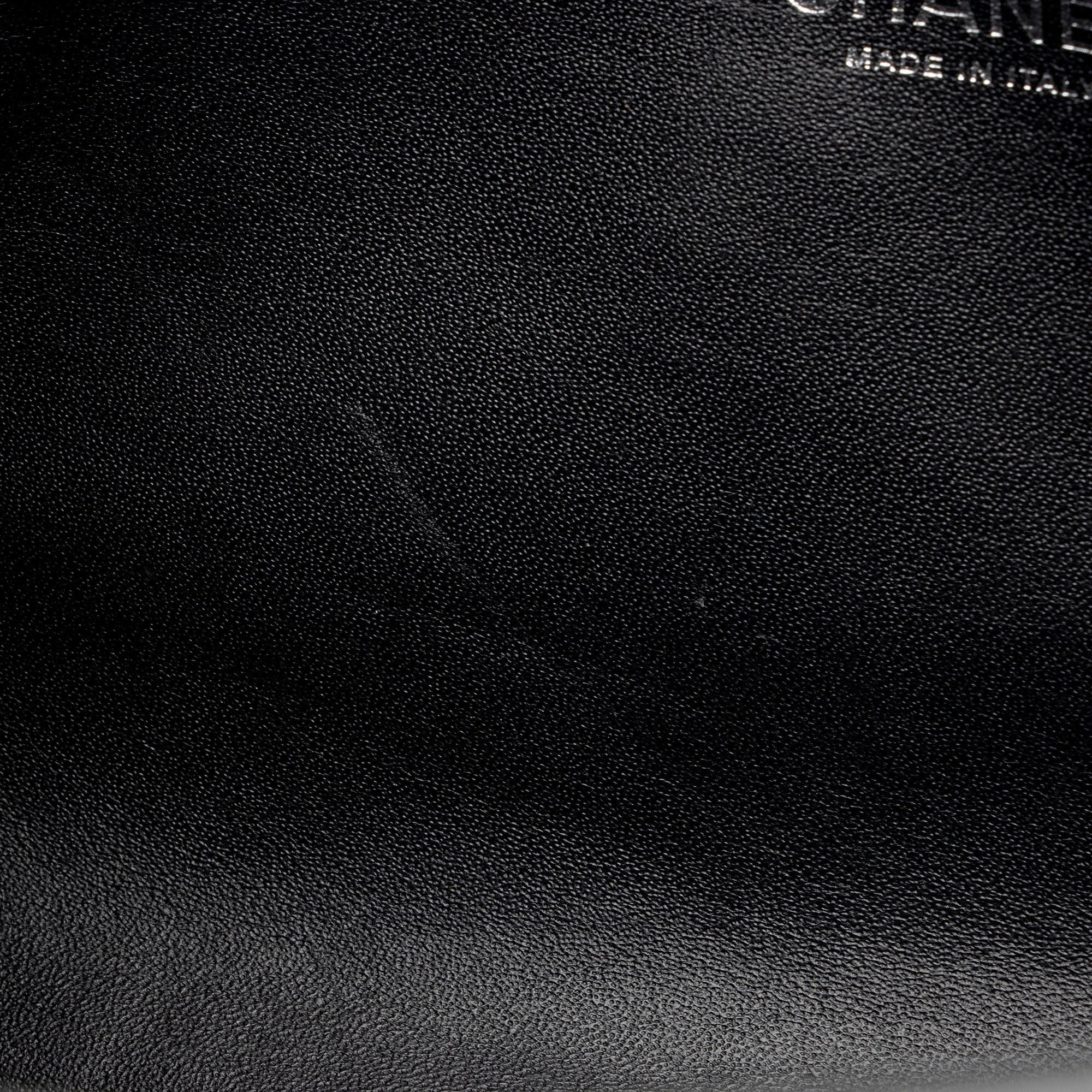 Chanel Patent Leather CC Angle Tote (SHF-a6O8IJ)