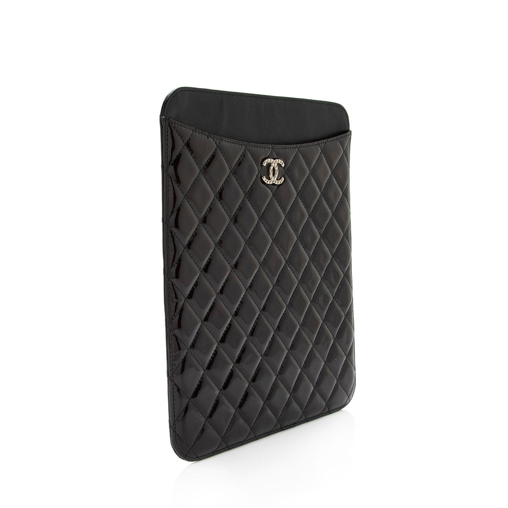 Chanel Patent Leather CC Brilliant iPad Case (SHF-NuaWXc)