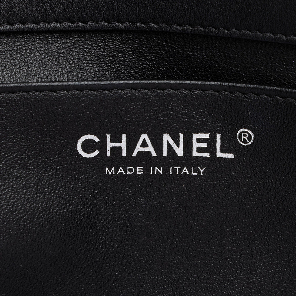 Chanel Patent Leather Flap Clutch on Chain (SHF-9c9WQx)