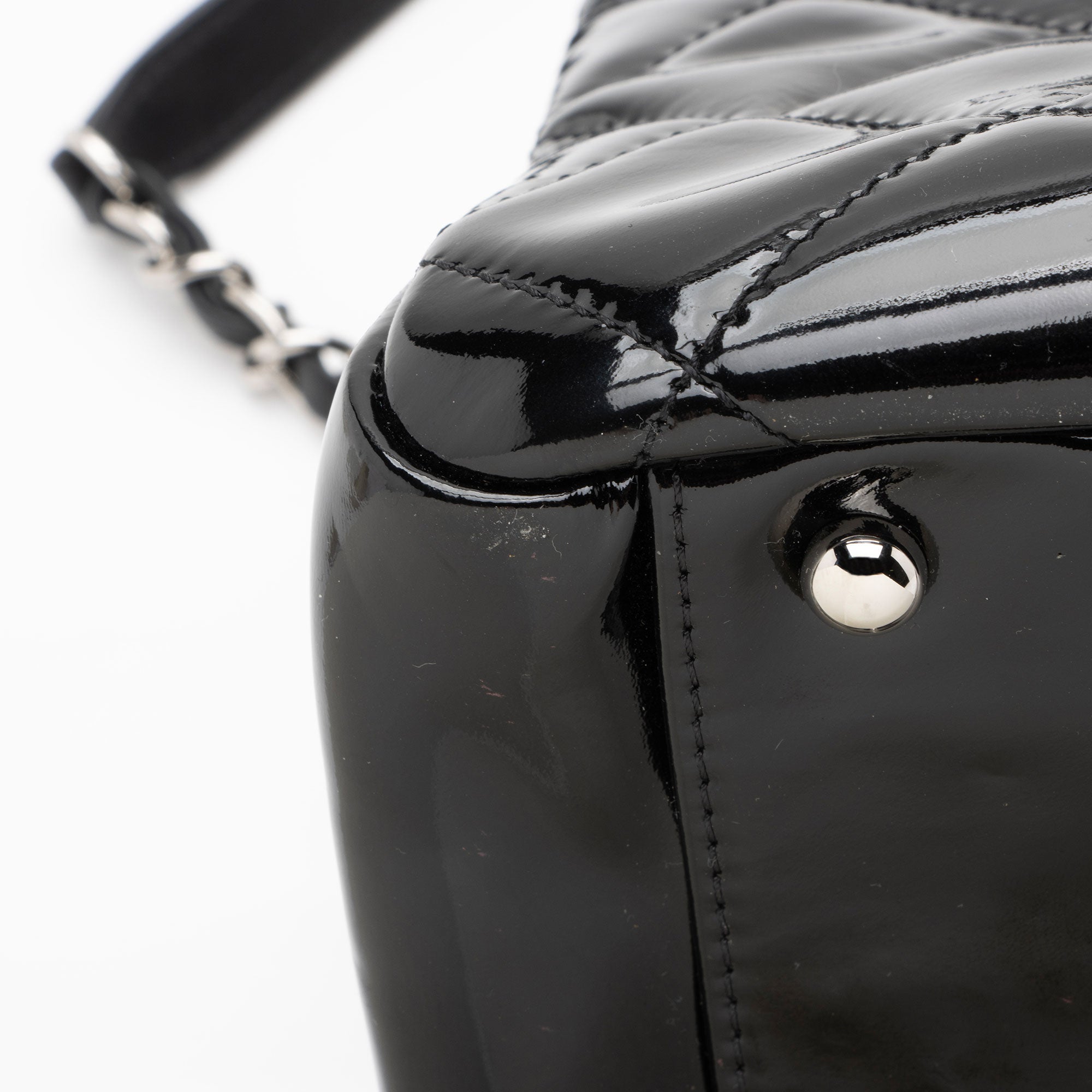 Chanel Patent Leather Timeless CC Chain Small Tote (SHF-xHTHtp)