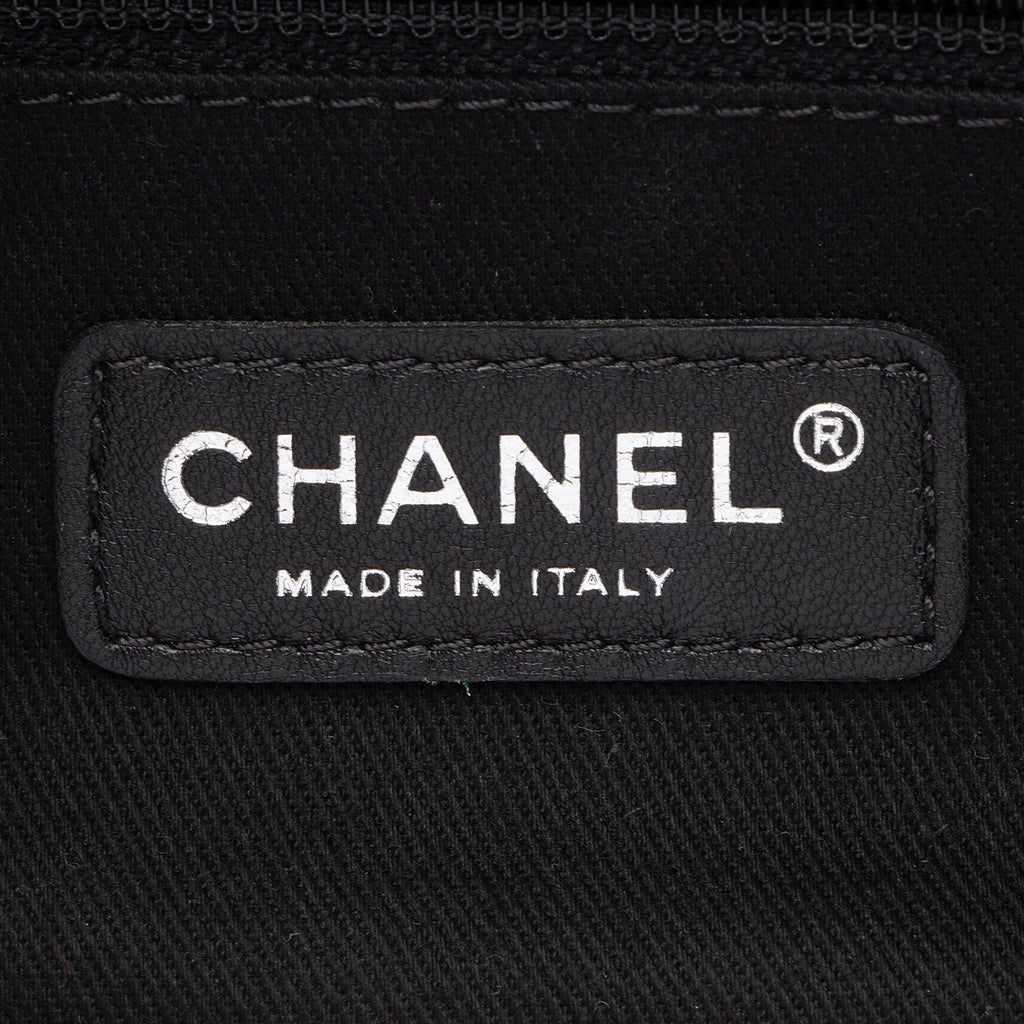 Chanel Patent Leather Timeless CC Chain Small Tote (SHF-xHTHtp)