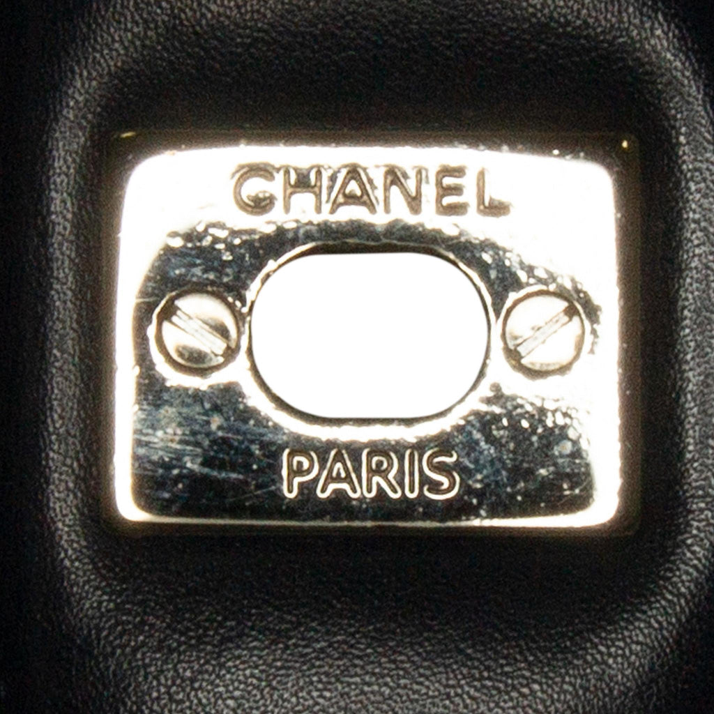 Chanel Perforated Classic Mini Rectangular Flap (SHG-NYfWbm)