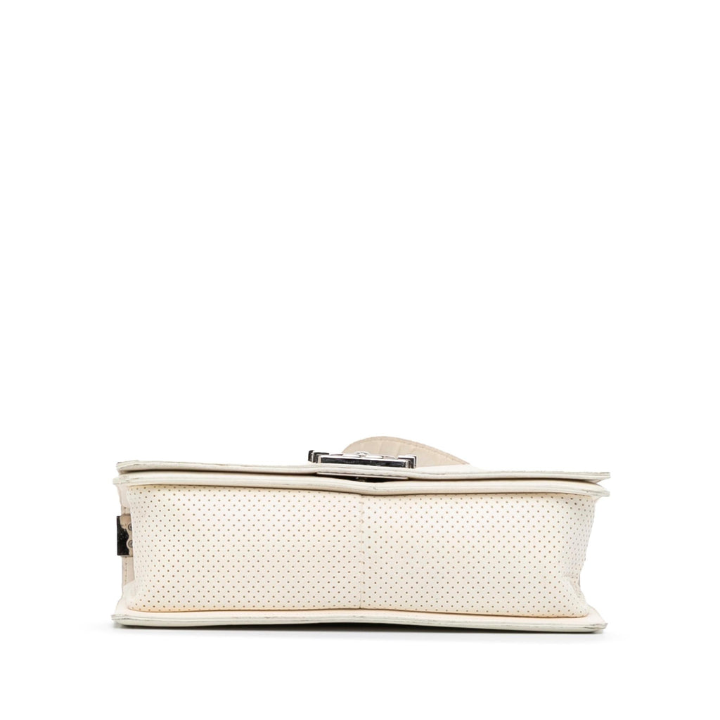 Chanel Perforated Lambskin Boy Flap (SHG-j0q4NI)