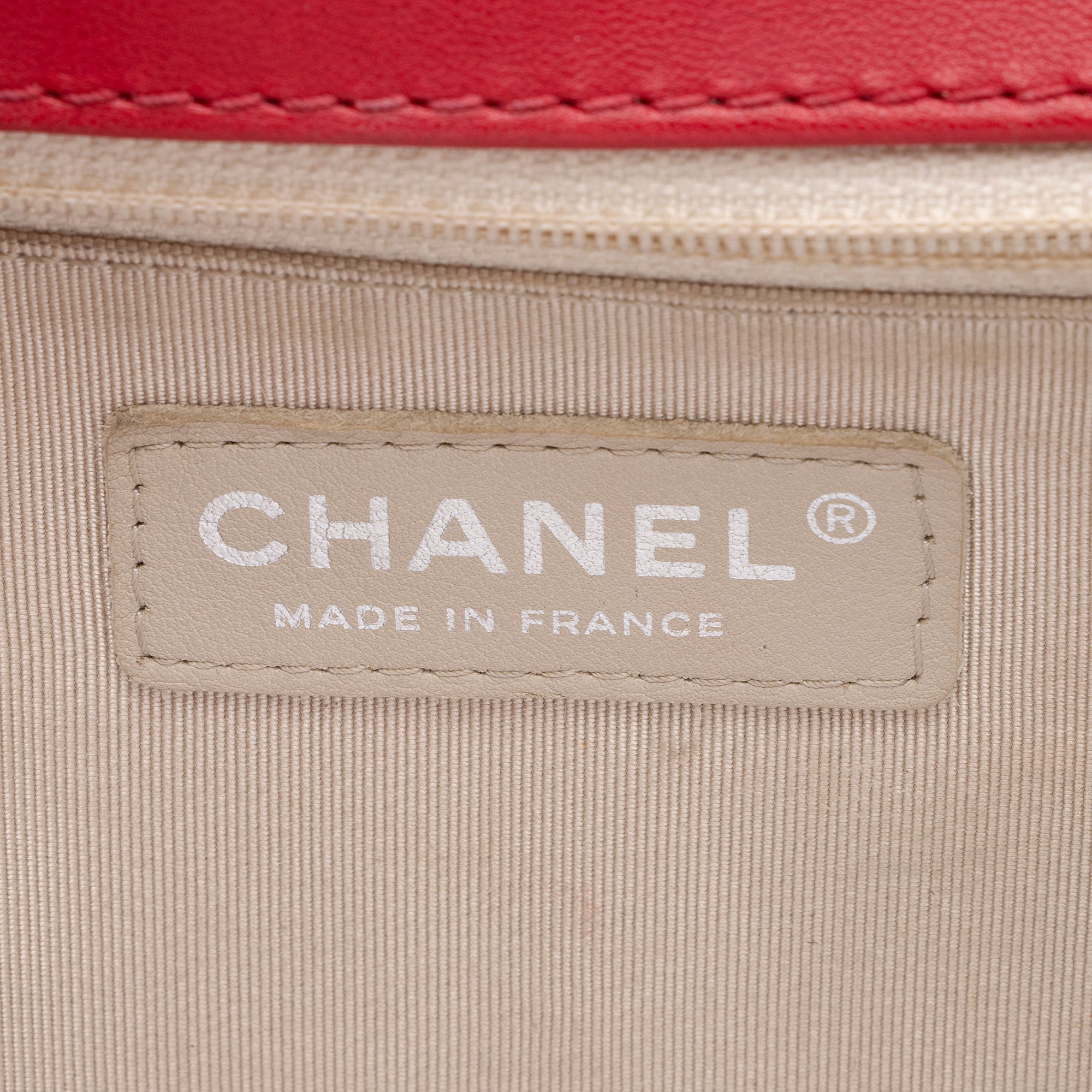 Chanel Perforated Lambskin New Medium Boy Bag (SHF-LqYEA9)