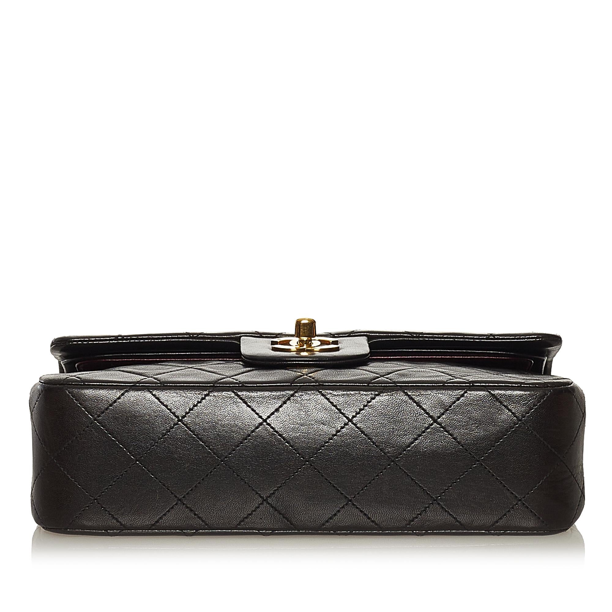 Chanel Small Classic Lambskin Double Flap (SHG-nL1eWl)