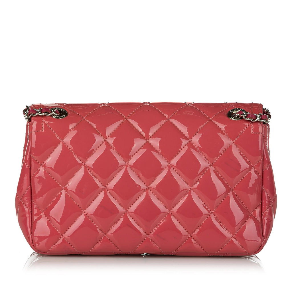 Chanel Small Coco Shine Patent Leather Flap Bag (SHG-Sn21Gd)
