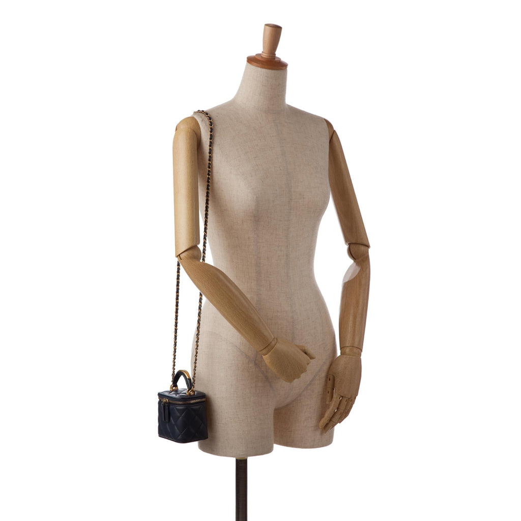 Chanel Small Lambskin Top Handle Vanity Bag (SHG-FgncGV)