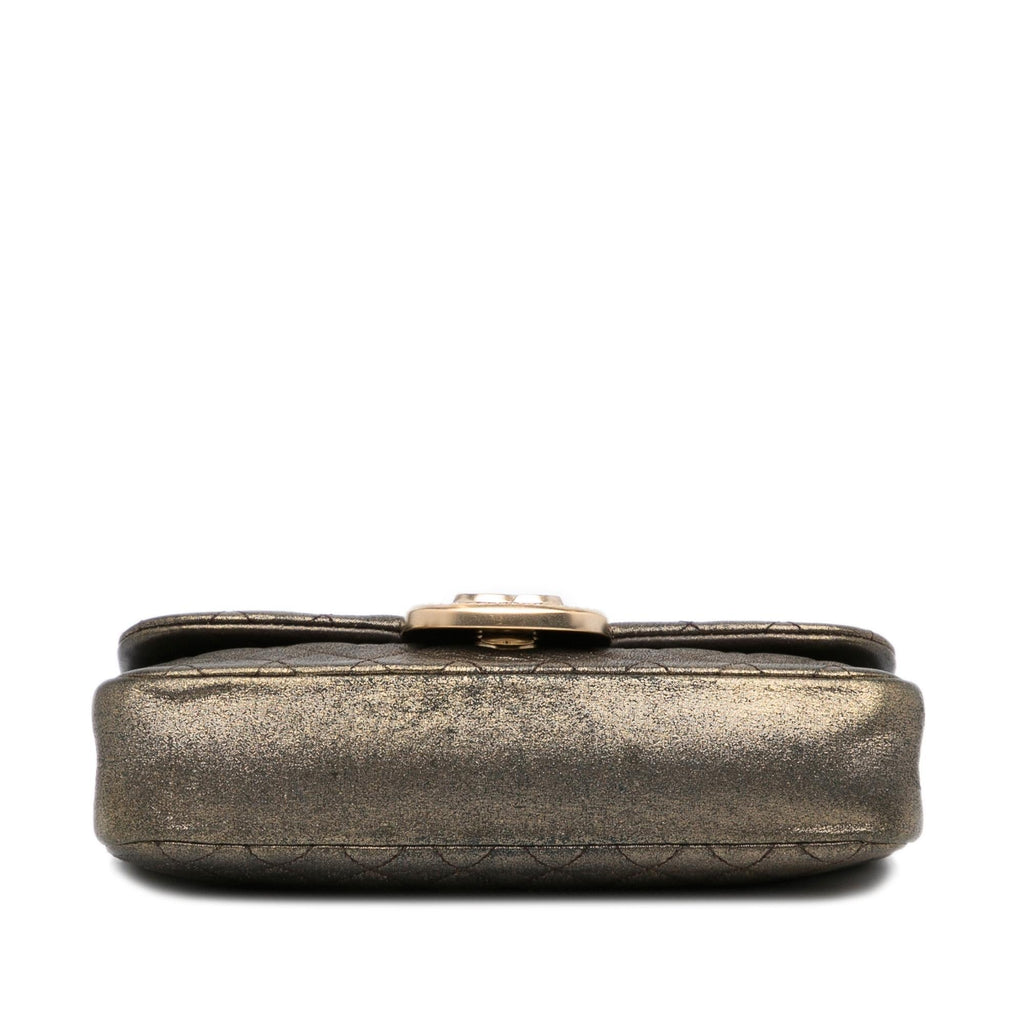 Chanel Small Metallic Iridescent Pearl CC Crystal Single Flap Bag (SHG-EHwOc9)