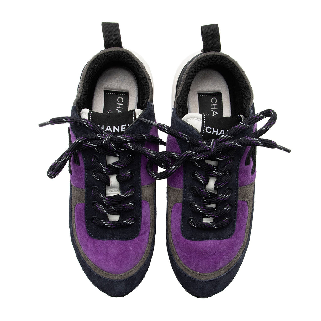 Chanel Suede CC Sneakers - Size 6 / 36 (SHF-TsEtus)