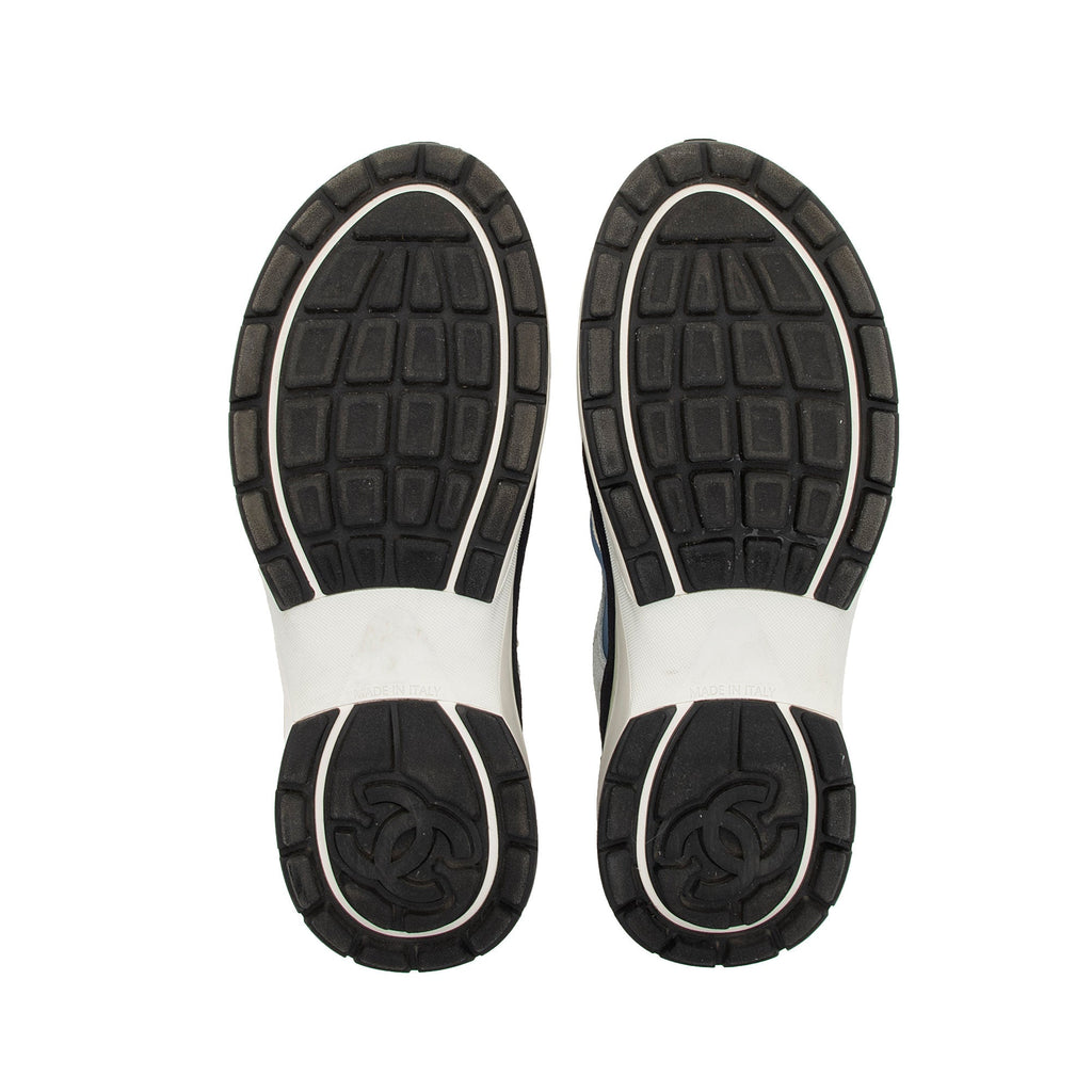 Chanel Suede Calfskin Quilted Fabric CC Sneakers - Size 10 / 40 (SHF-A0Zb1v)