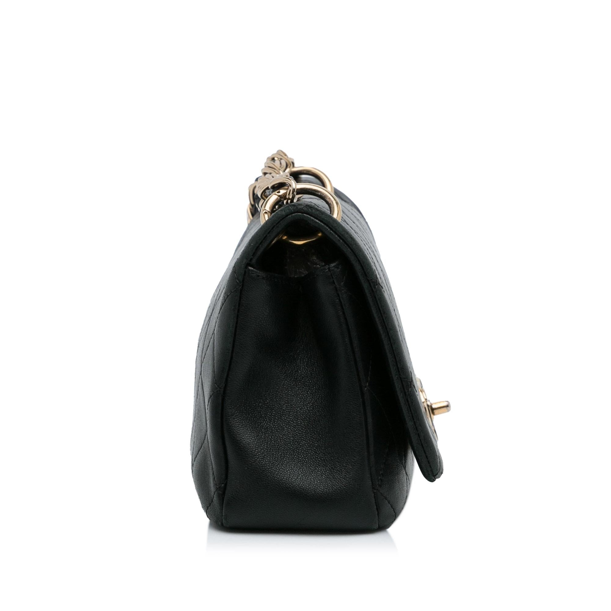 Chanel Twist Chain Enamel CC Flap Bag (SHG-bP0vlF)