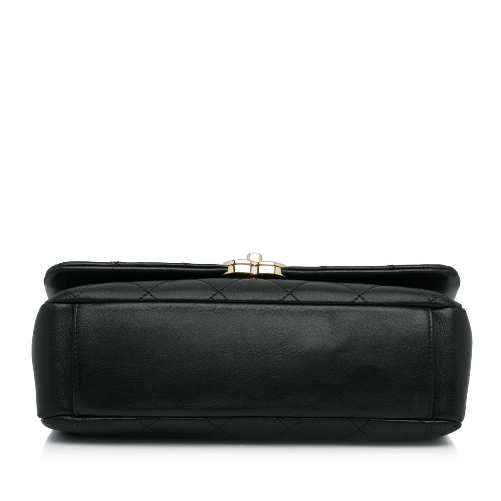 Chanel Twist Chain Enamel CC Flap Bag (SHG-bP0vlF)
