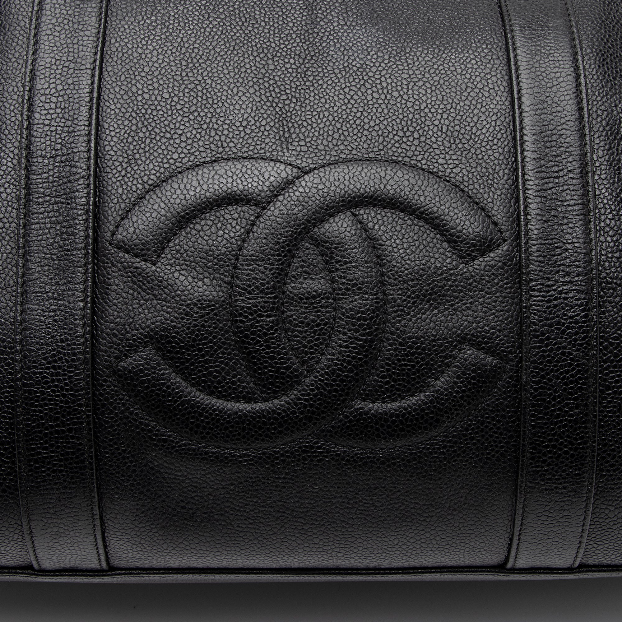 Chanel Vintage Caviar Leather Timeless CC Duffle Bag (SHF-8OA81f)
