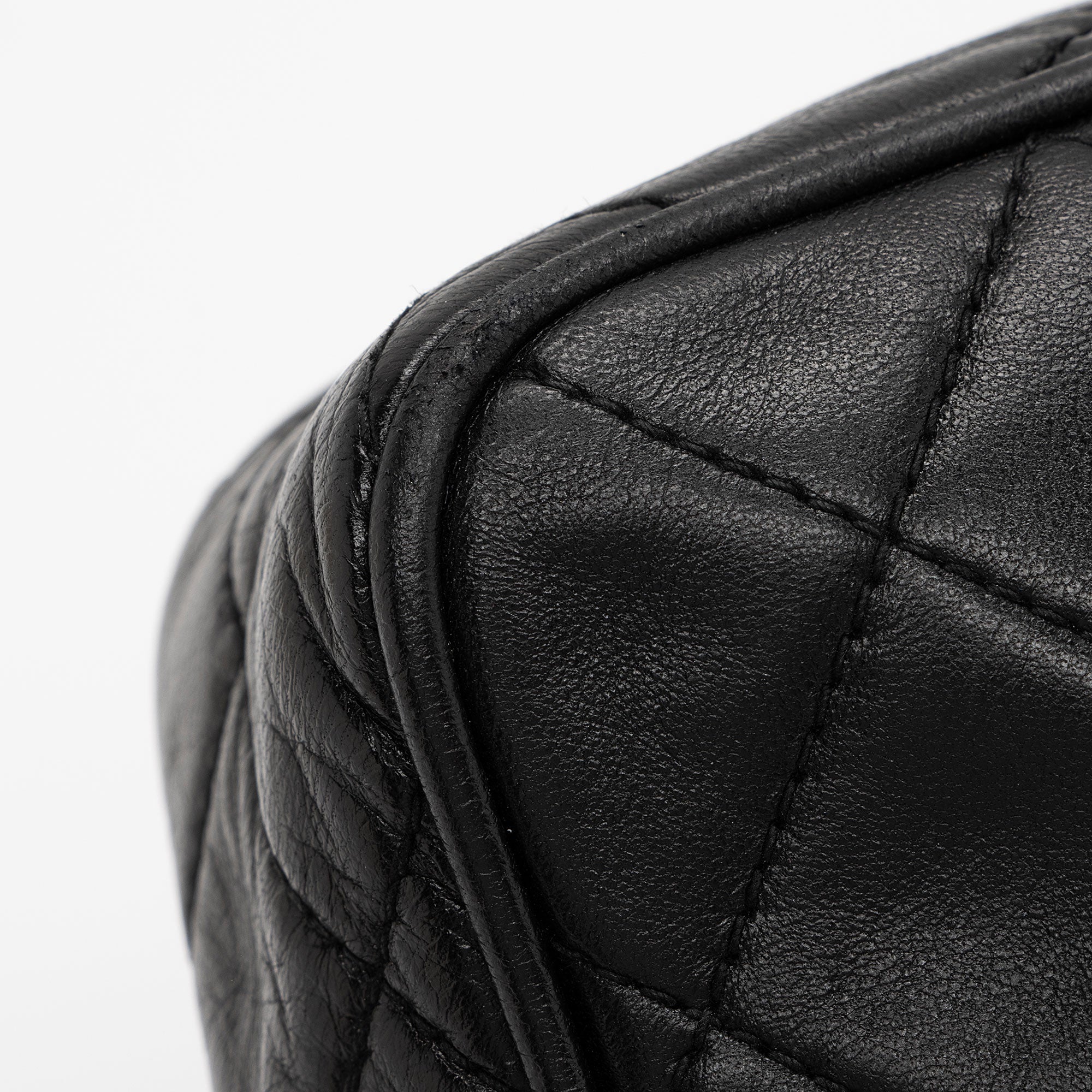 Chanel Vintage Lambskin Pocket Tassel Camera Bag (SHF-GQMWFS)