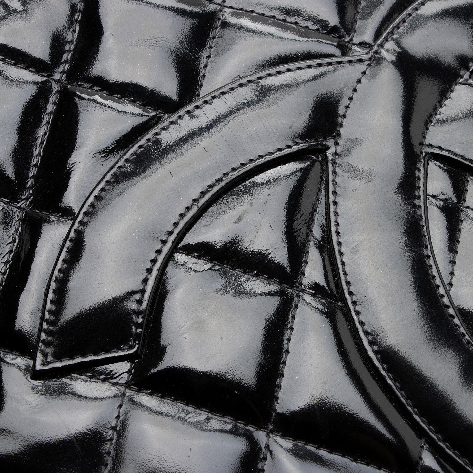 Chanel Vintage Patent Leather Medallion Tote (SHF-vDFKr8)