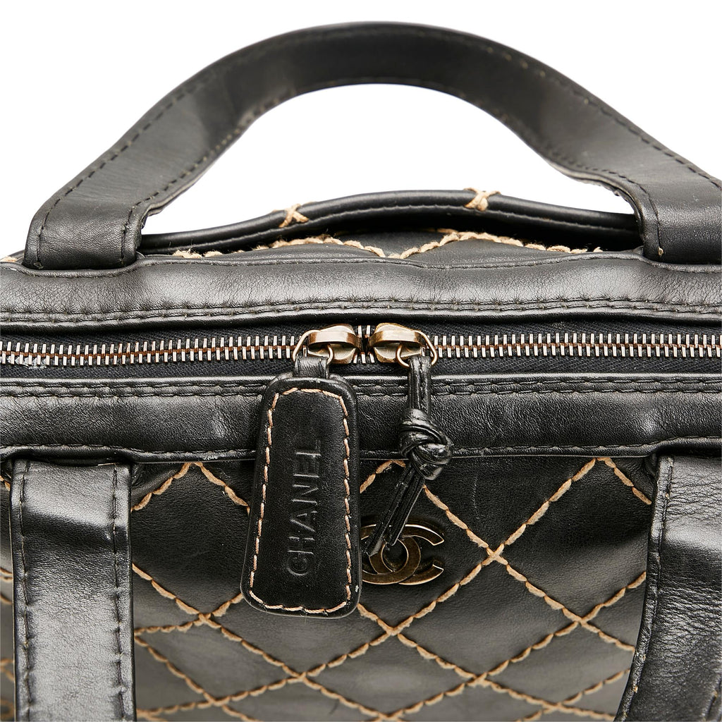 Chanel Wild Stitch Leather Handbag (SHG-dXhYJW)