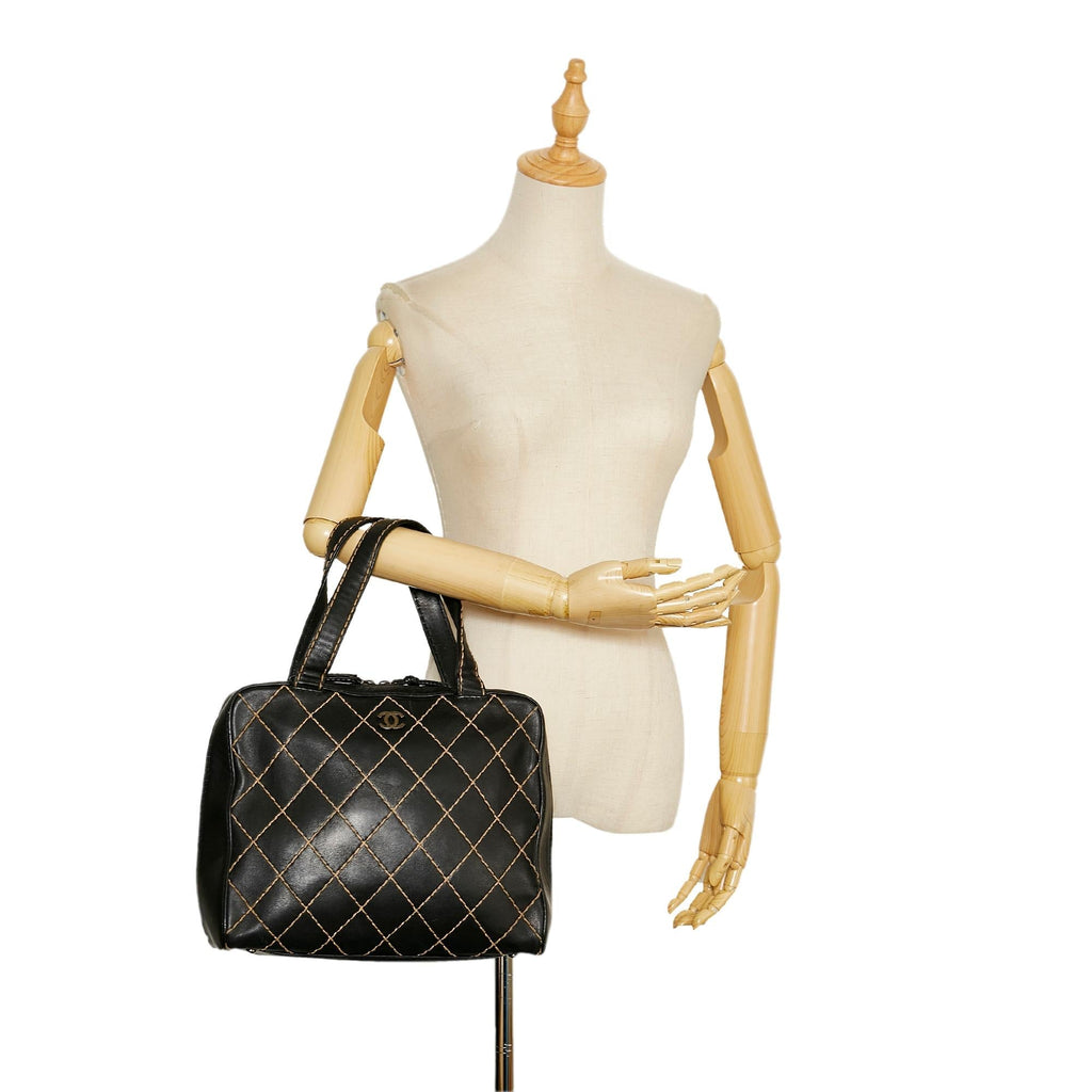 Chanel Wild Stitch Leather Handbag (SHG-N5J5VD)