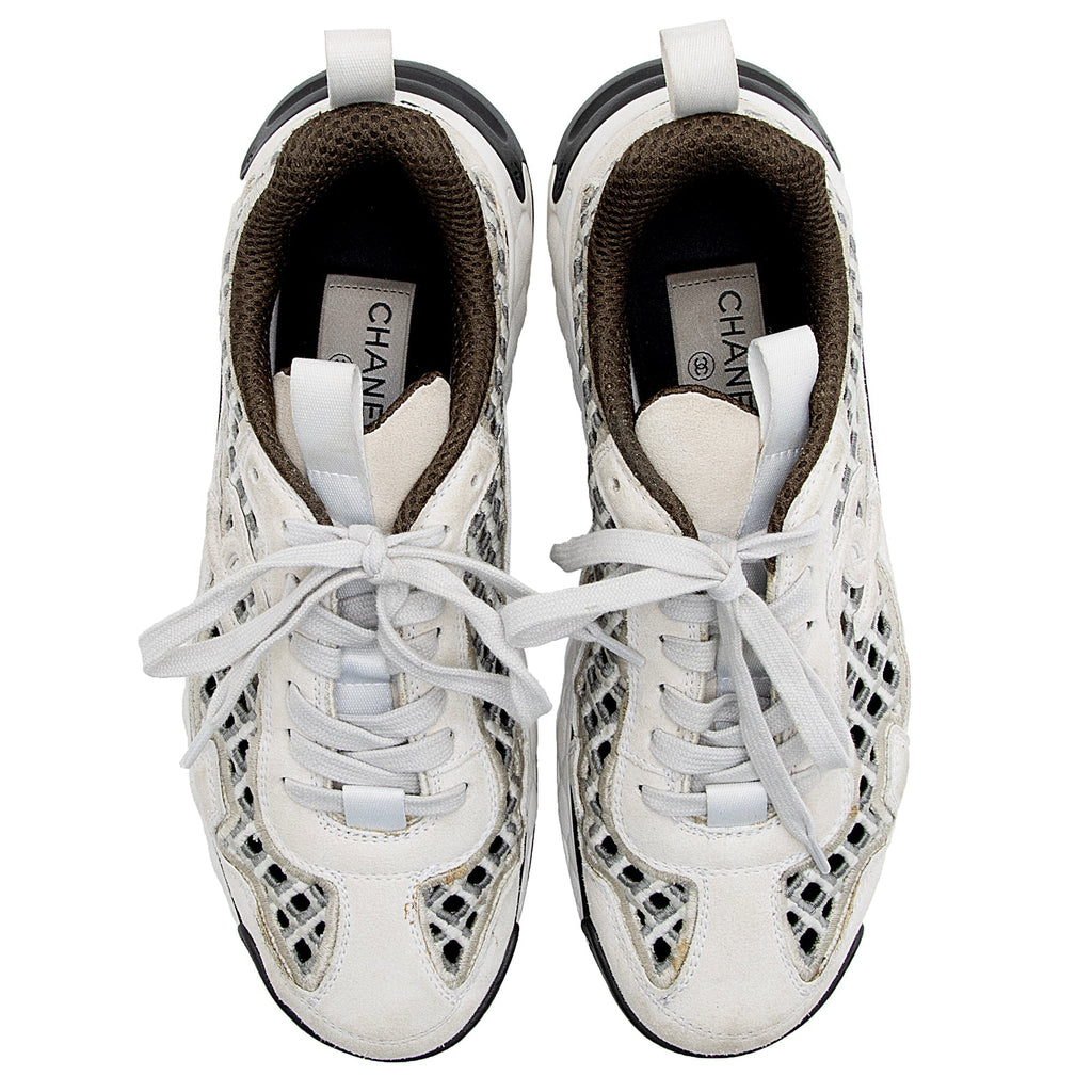 Chanel Suede Calfskin Embroidered CC Sneakers - Size 8 / 38 (SHF-22982)