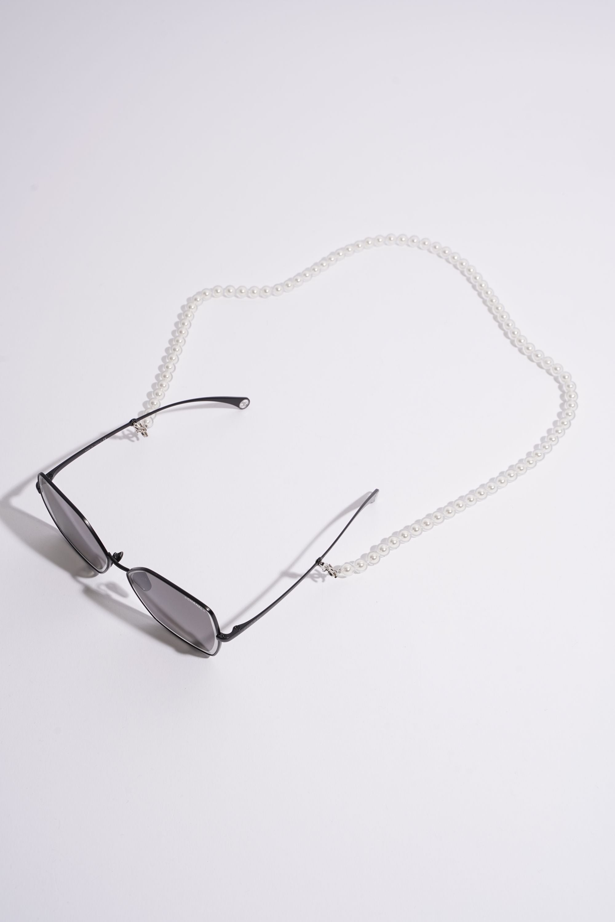 Chanel Pilot Sunglasses 4262 Black / Pearl Base Metal 140mm