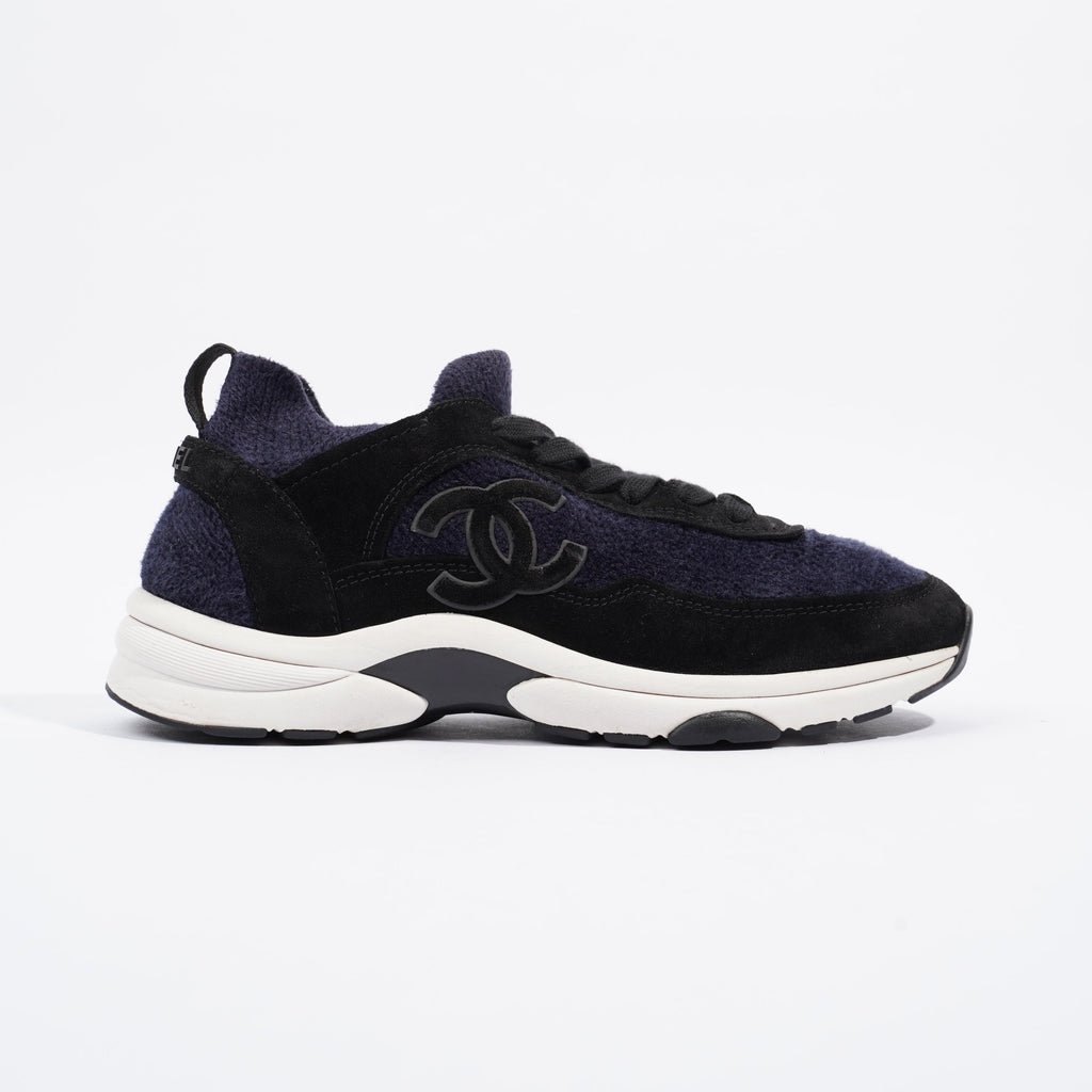 Chanel CC Logo Sneaker Navy / Black / White Fabric EU 39 UK 6
