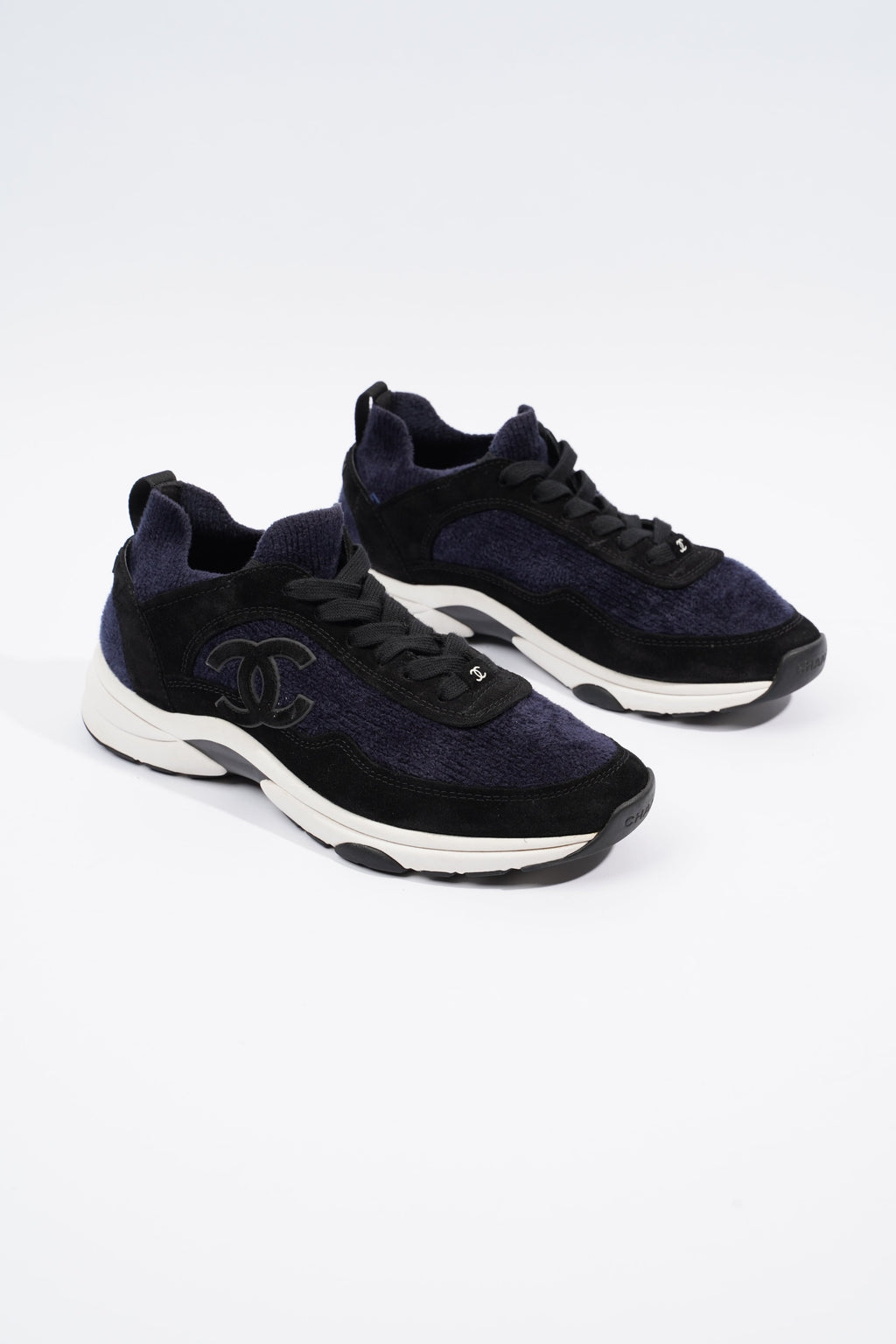 Chanel CC Logo Sneaker Navy / Black / White Fabric EU 39 UK 6
