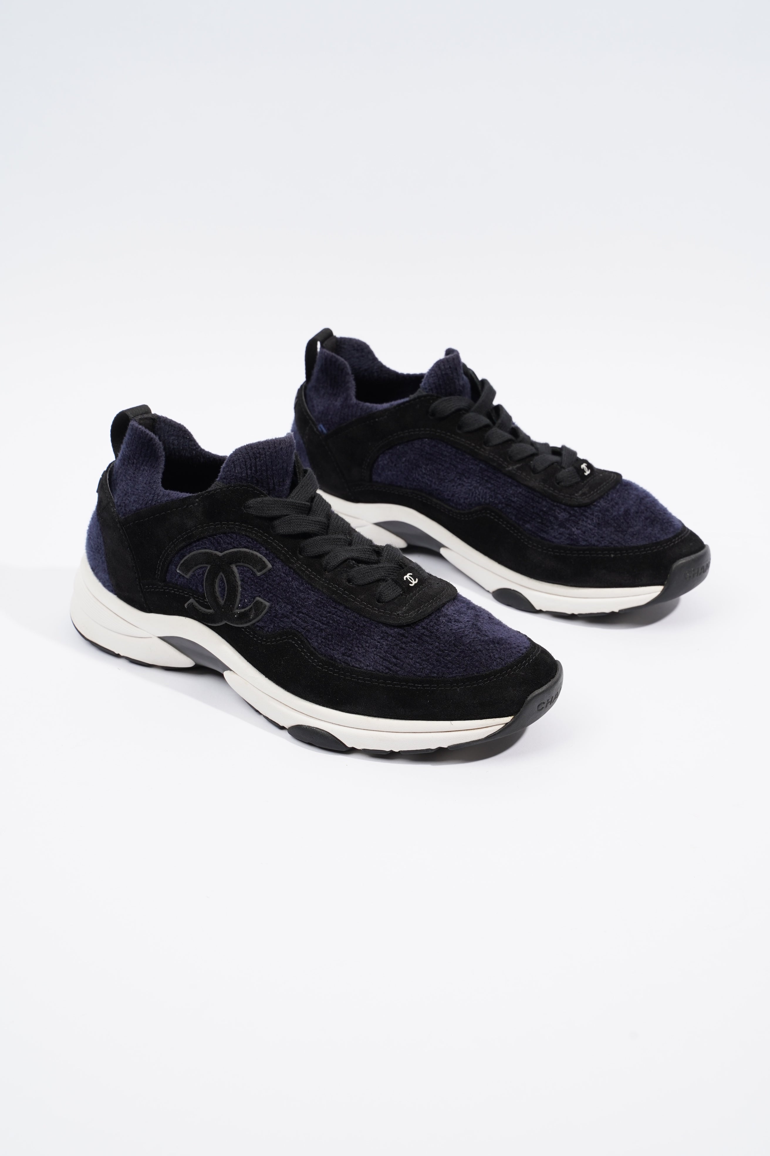 Chanel CC Logo Sneaker Navy / Black / White Fabric EU 39 UK 6