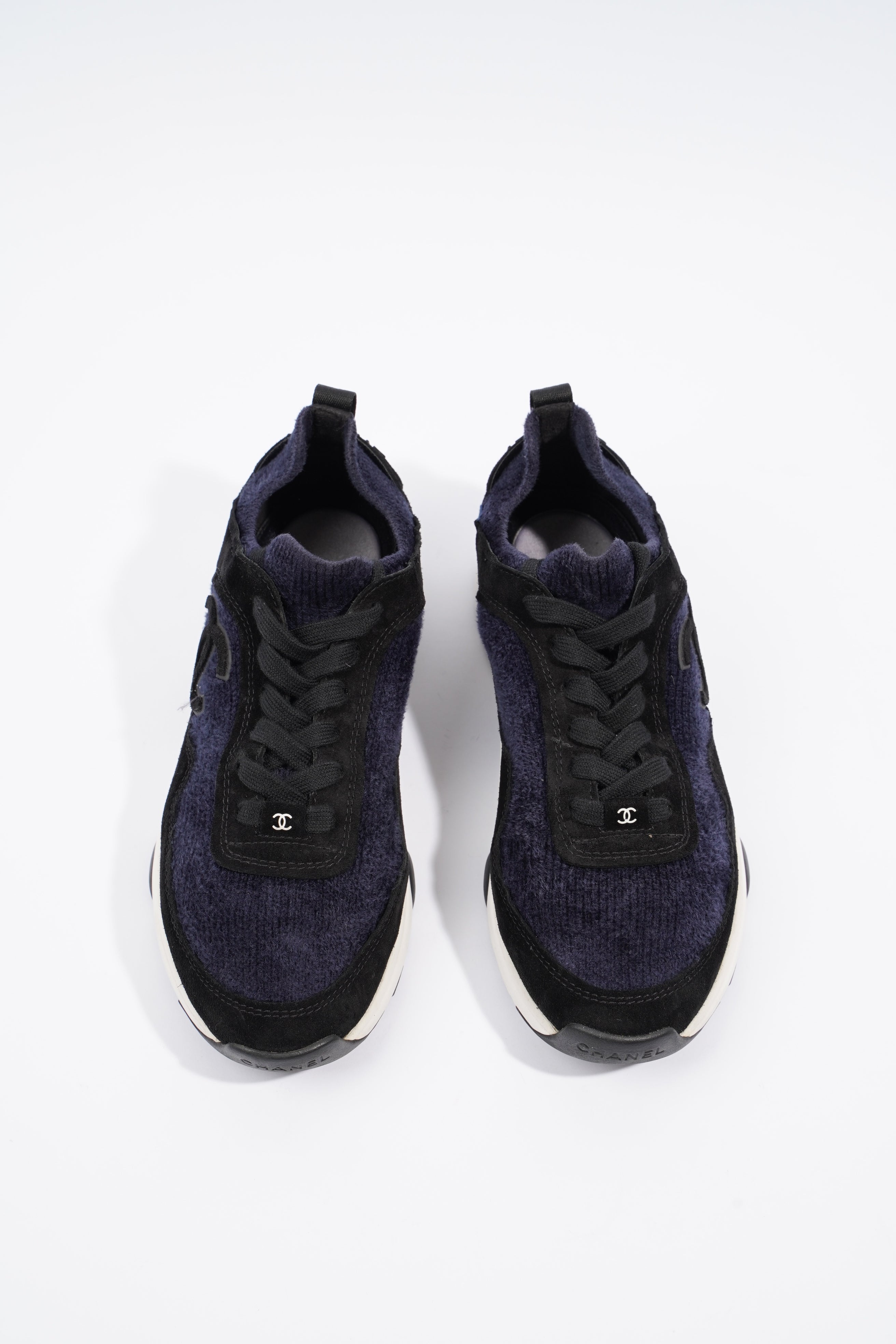 Chanel CC Logo Sneaker Navy / Black / White Fabric EU 39 UK 6