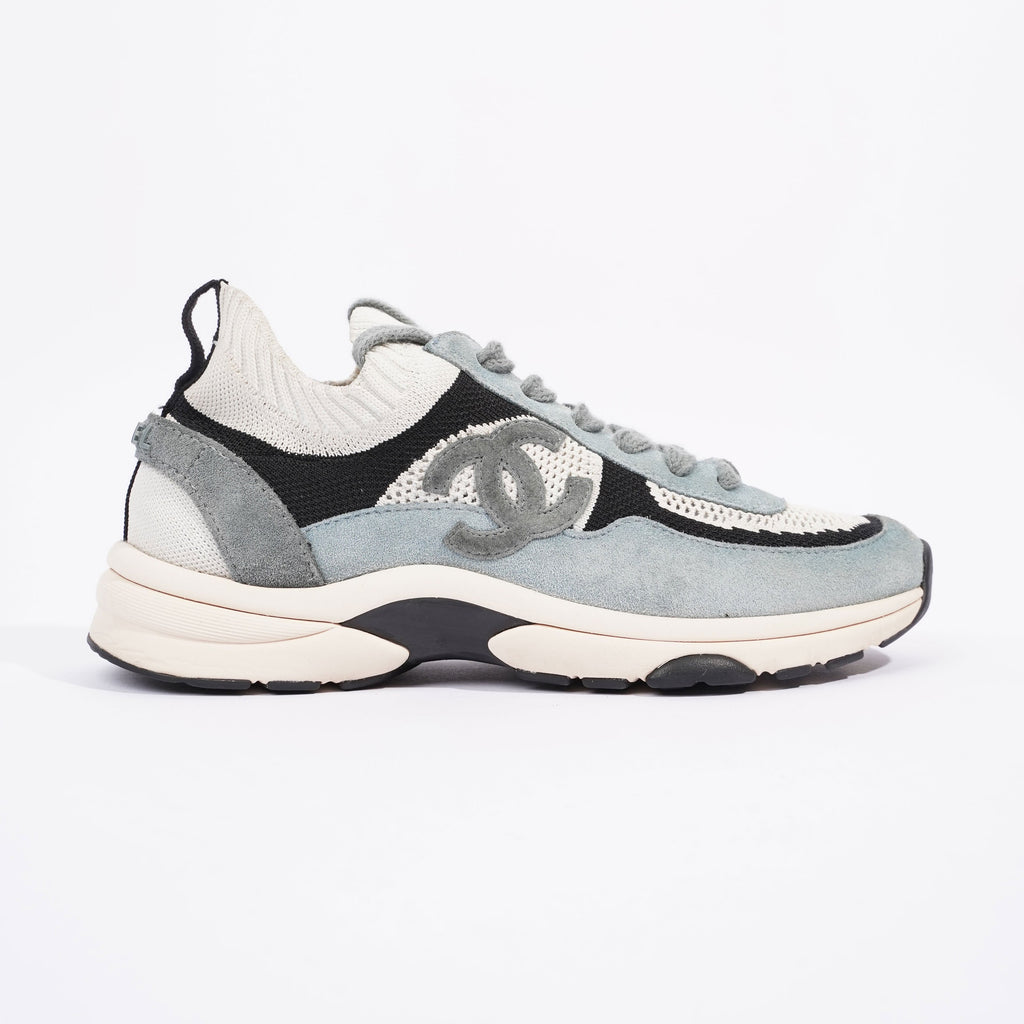 Chanel CC Logo Knit Sneaker White / Blue / Black Suede EU 38.5 UK 5.5