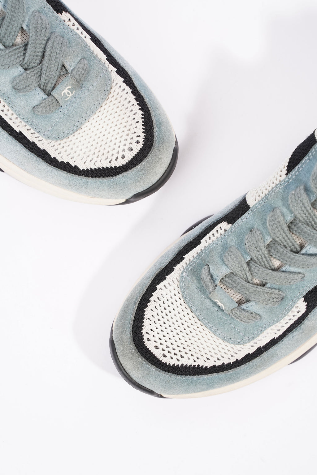 Chanel CC Logo Knit Sneaker White / Blue / Black Suede EU 38.5 UK 5.5