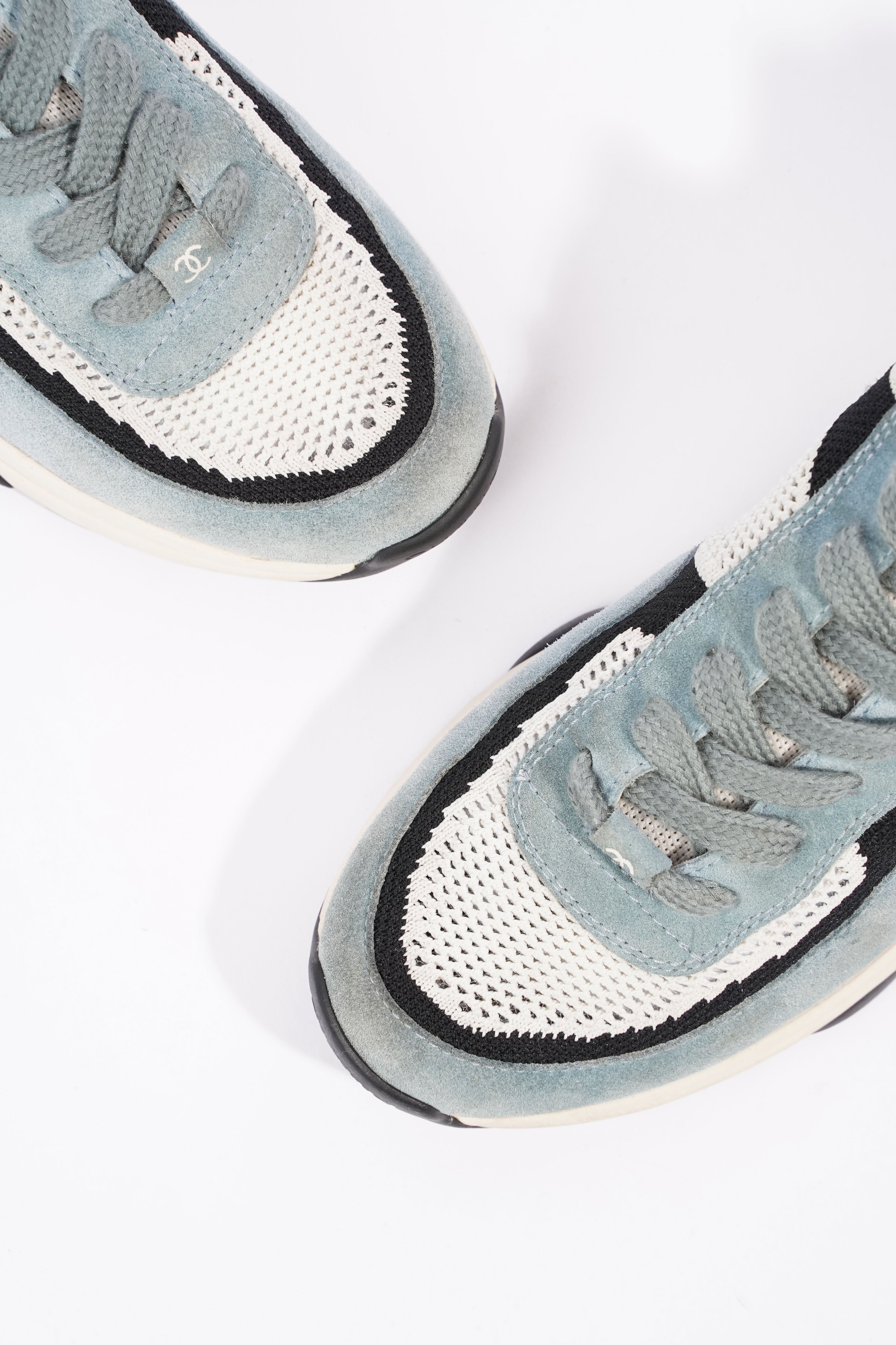 Chanel CC Logo Knit Sneaker White / Blue / Black Suede EU 38.5 UK 5.5