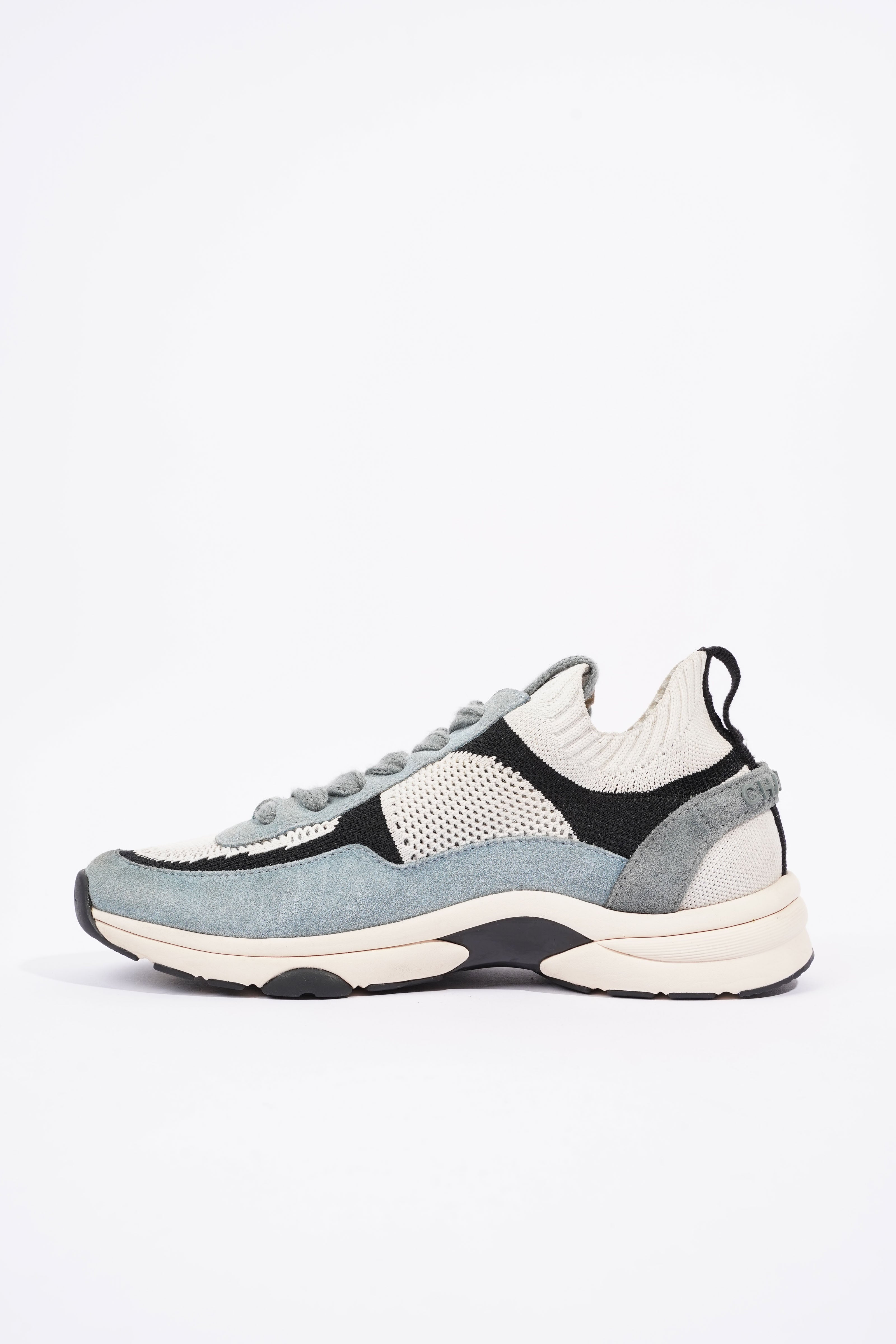 Chanel CC Logo Knit Sneaker White / Blue / Black Suede EU 38.5 UK 5.5