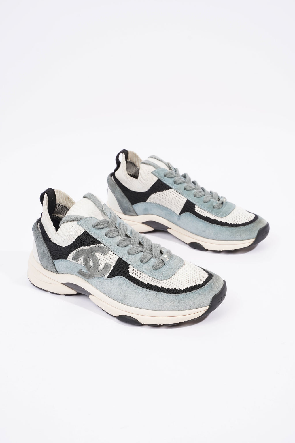 Chanel CC Logo Knit Sneaker White / Blue / Black Suede EU 38.5 UK 5.5