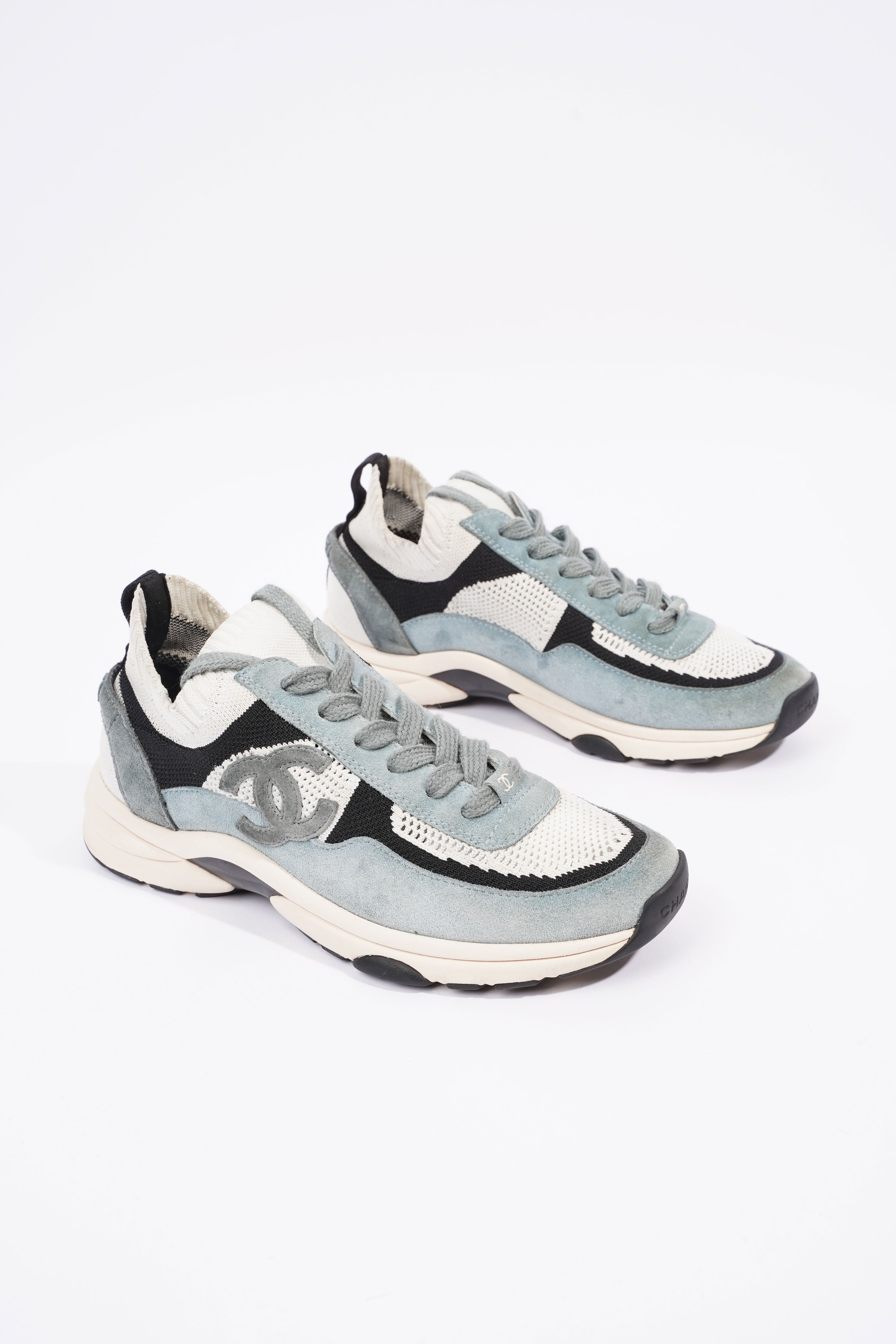 Chanel CC Logo Knit Sneaker White / Blue / Black Suede EU 38.5 UK 5.5