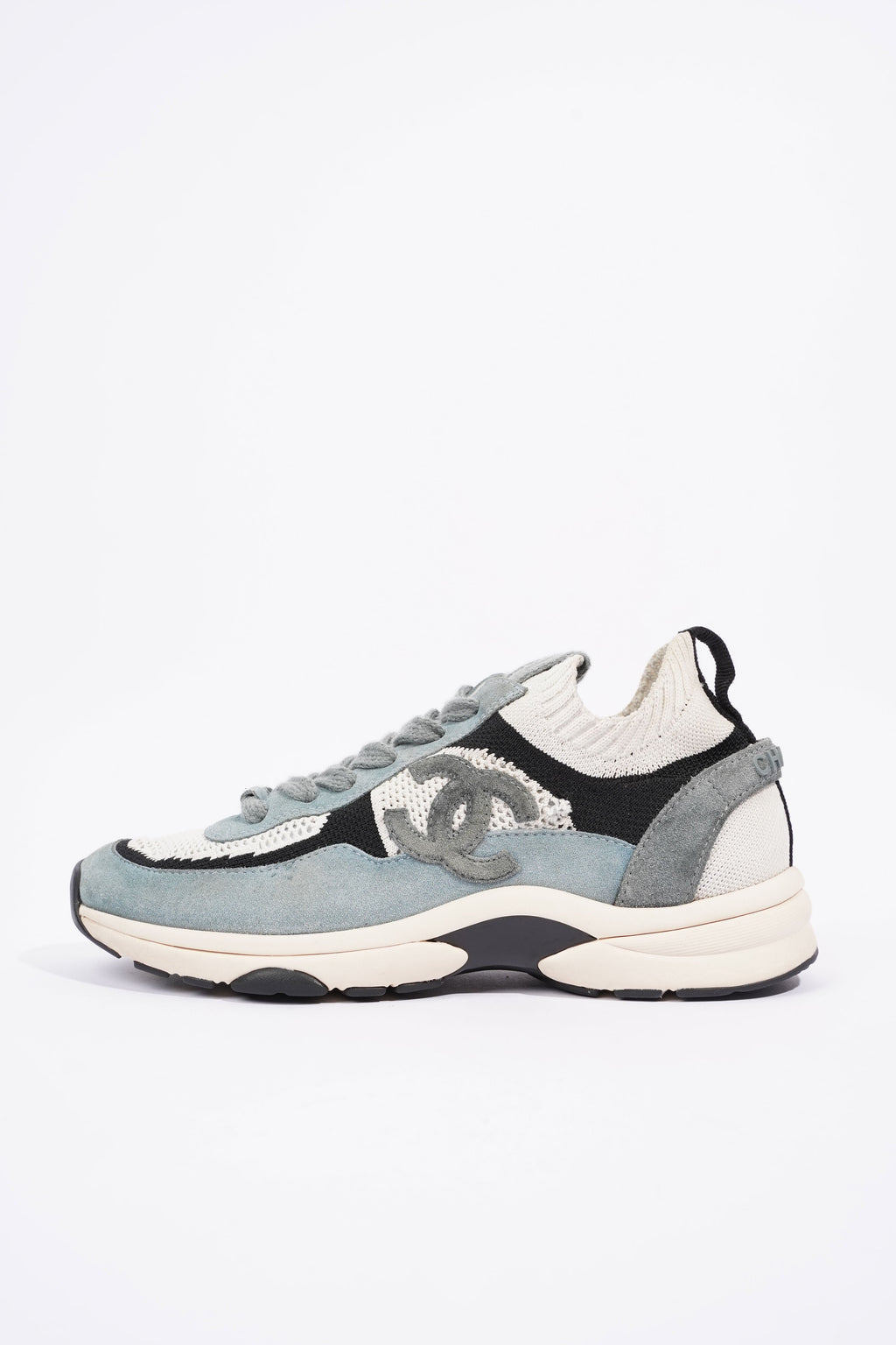 Chanel CC Logo Knit Sneaker White / Blue / Black Suede EU 38.5 UK 5.5