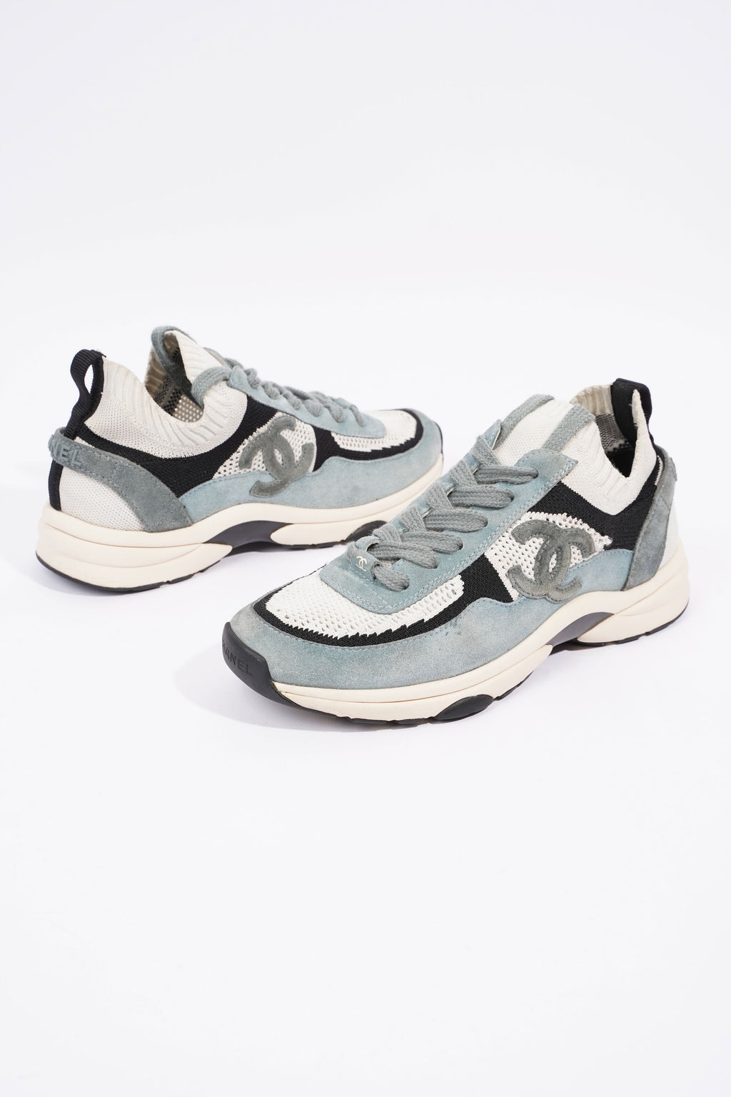 Chanel CC Logo Knit Sneaker White / Blue / Black Suede EU 38.5 UK 5.5