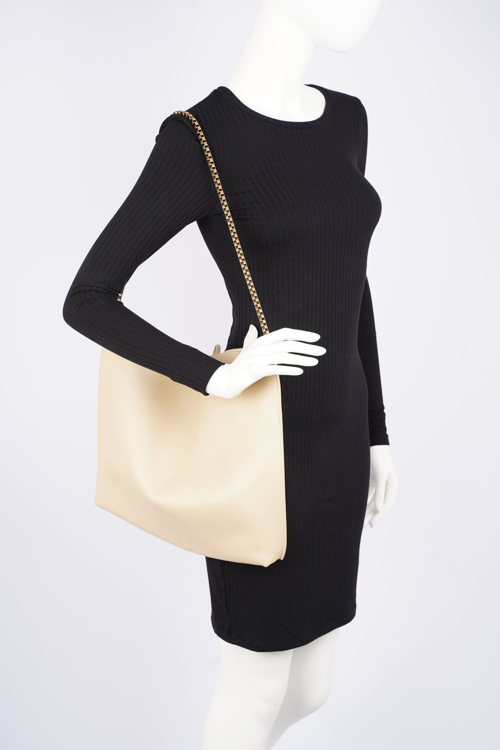 Saint Laurent Womens Suzanne Hobo Bag Medium