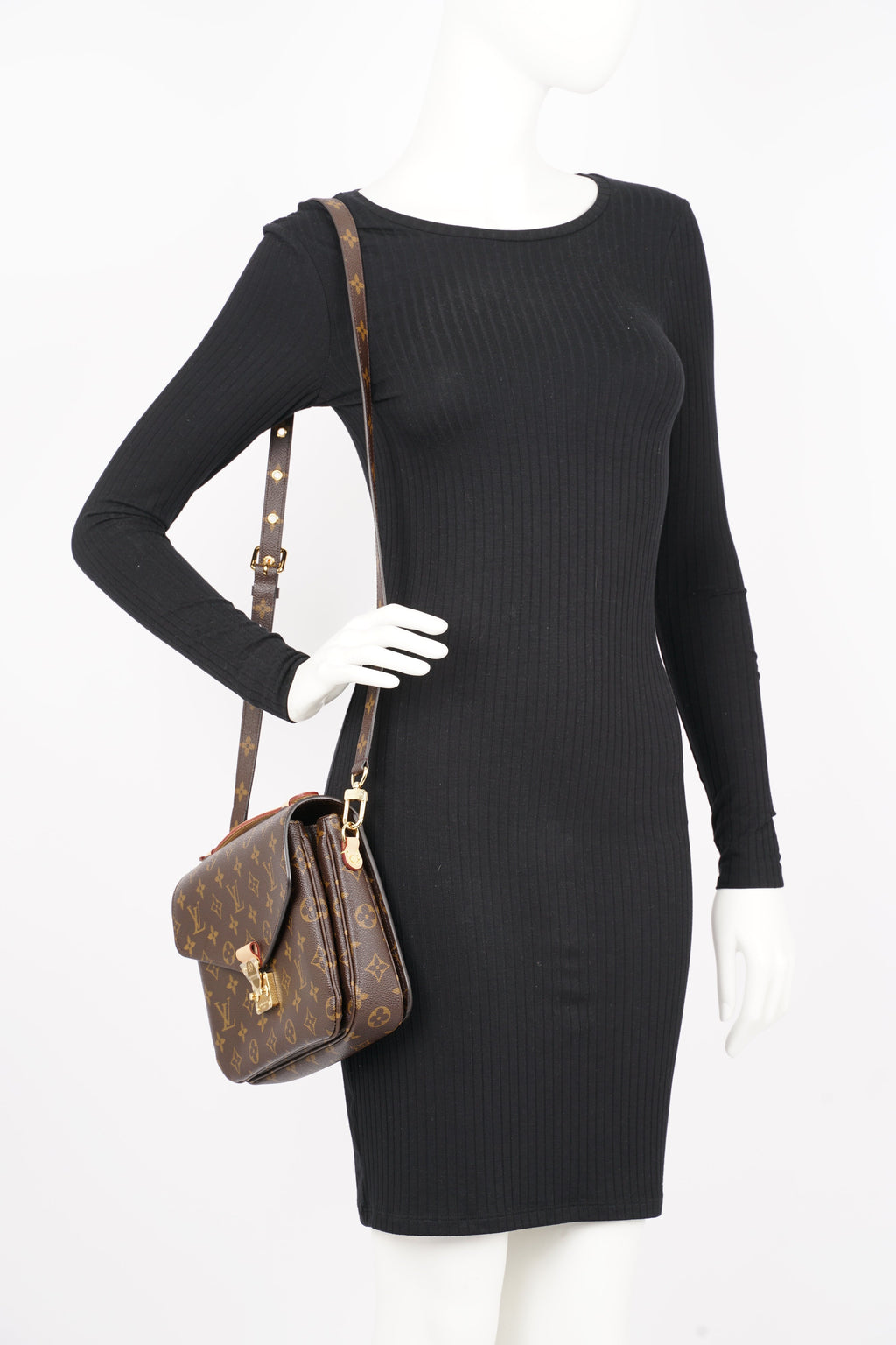 Louis Vuitton Womens Pochette Metis Monogram Canvas
