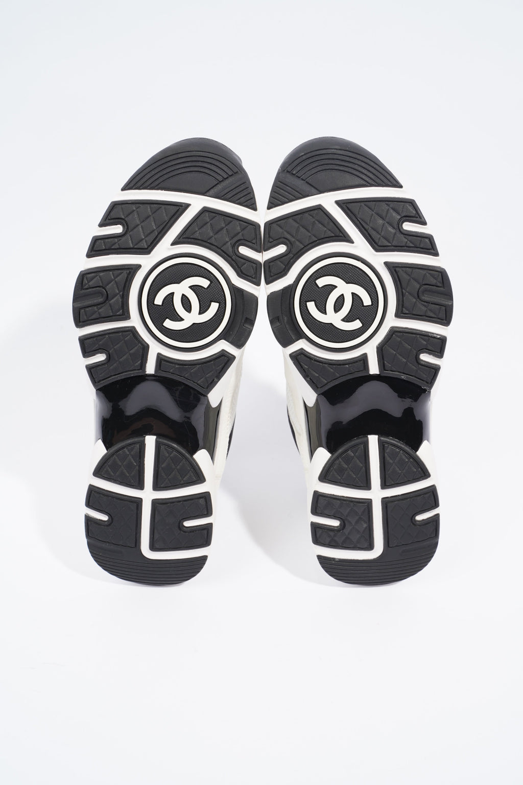 Chanel Womens CC Runners White / Cream / Black EU 39.5 / UK 6.5