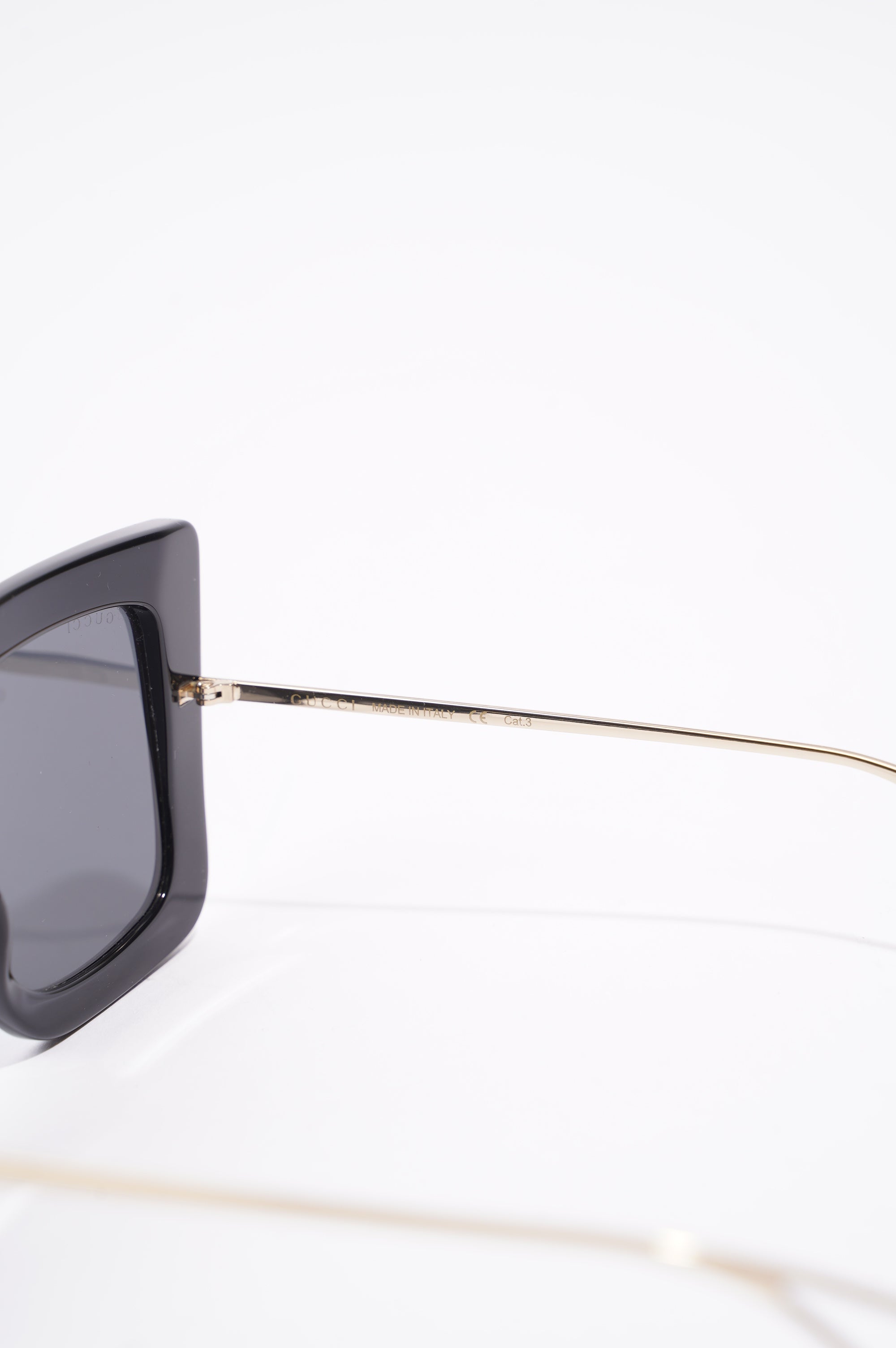 Gucci Womens GG0435S Sunglasses Black / Gold 140