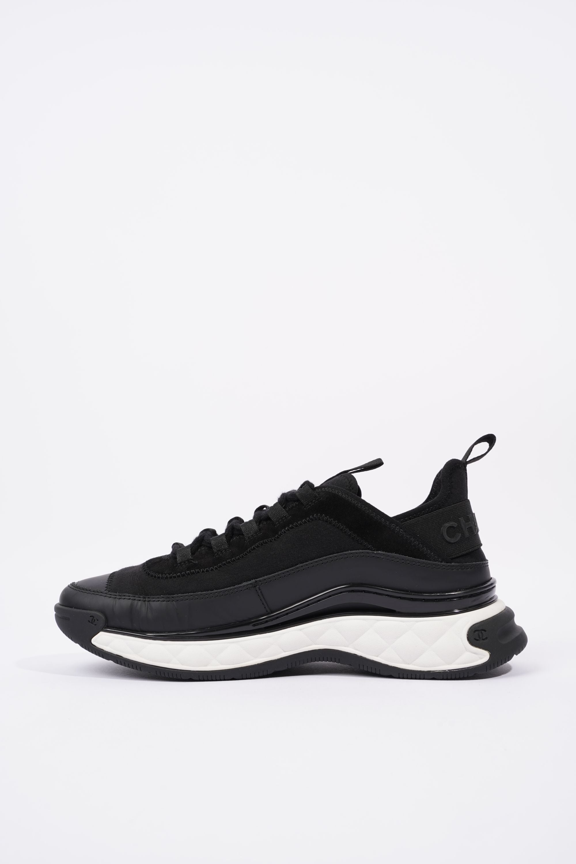 Chanel CC Logo Runners Black / White EU 40 / UK 7
