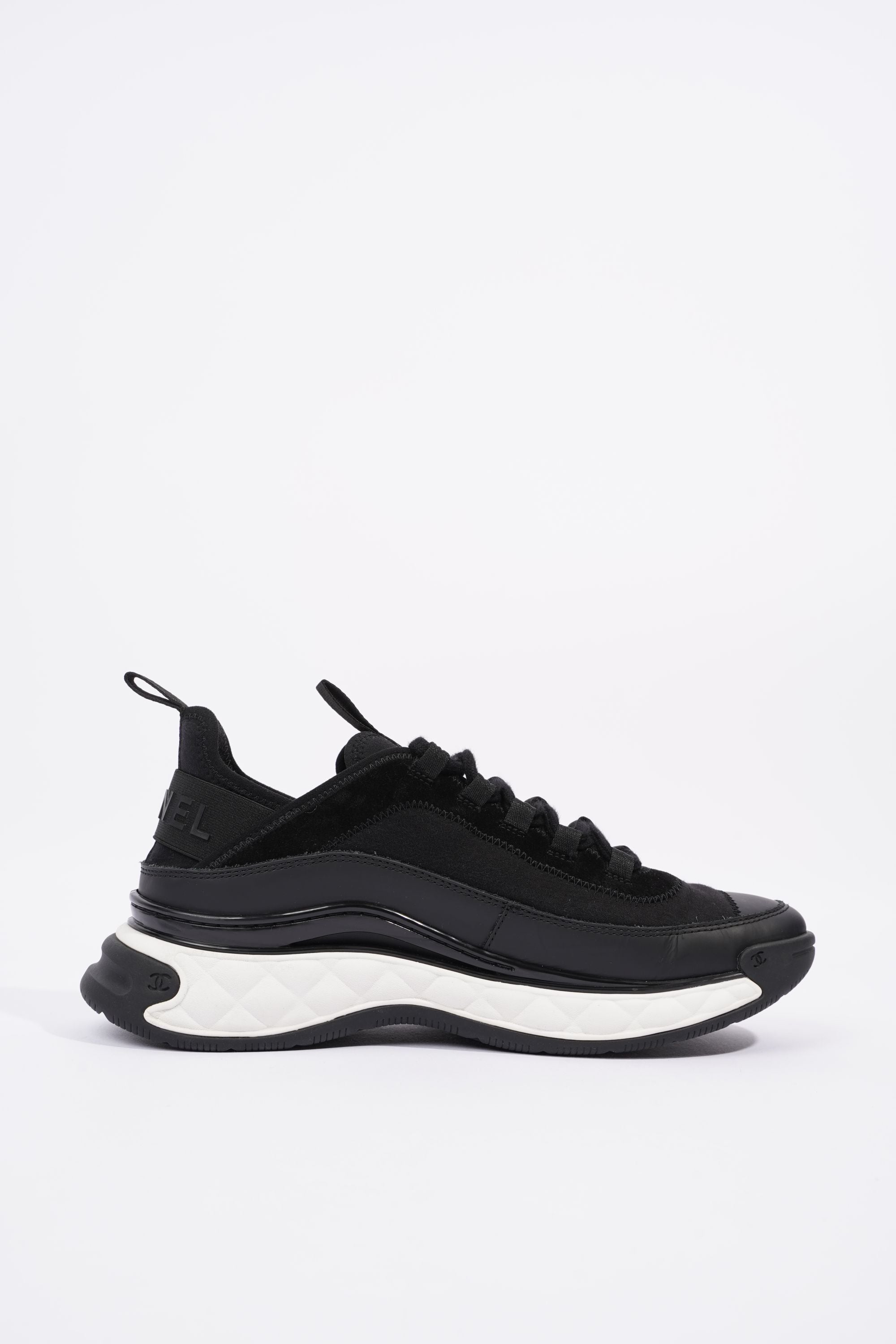 Chanel CC Logo Runners Black / White EU 40 / UK 7