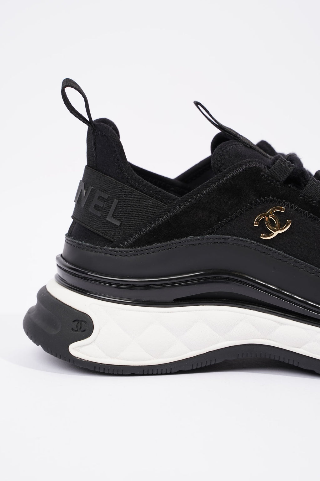 Chanel CC Logo Runners Black / White EU 40 / UK 7