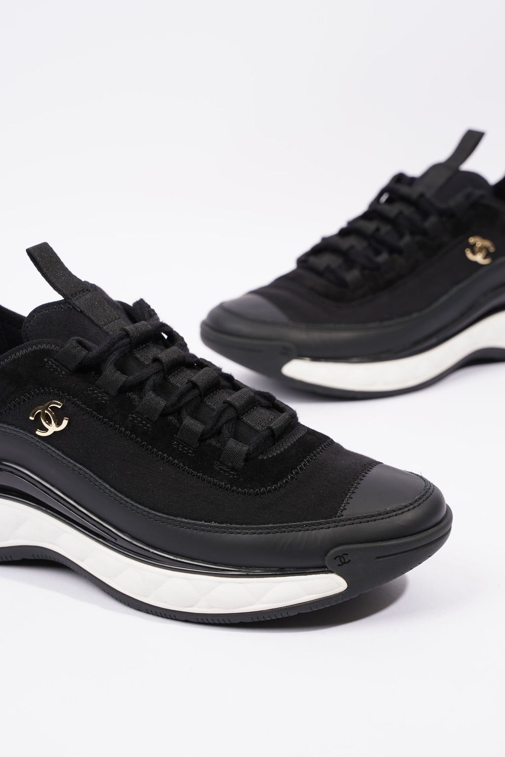 Chanel CC Logo Runners Black / White EU 40 / UK 7