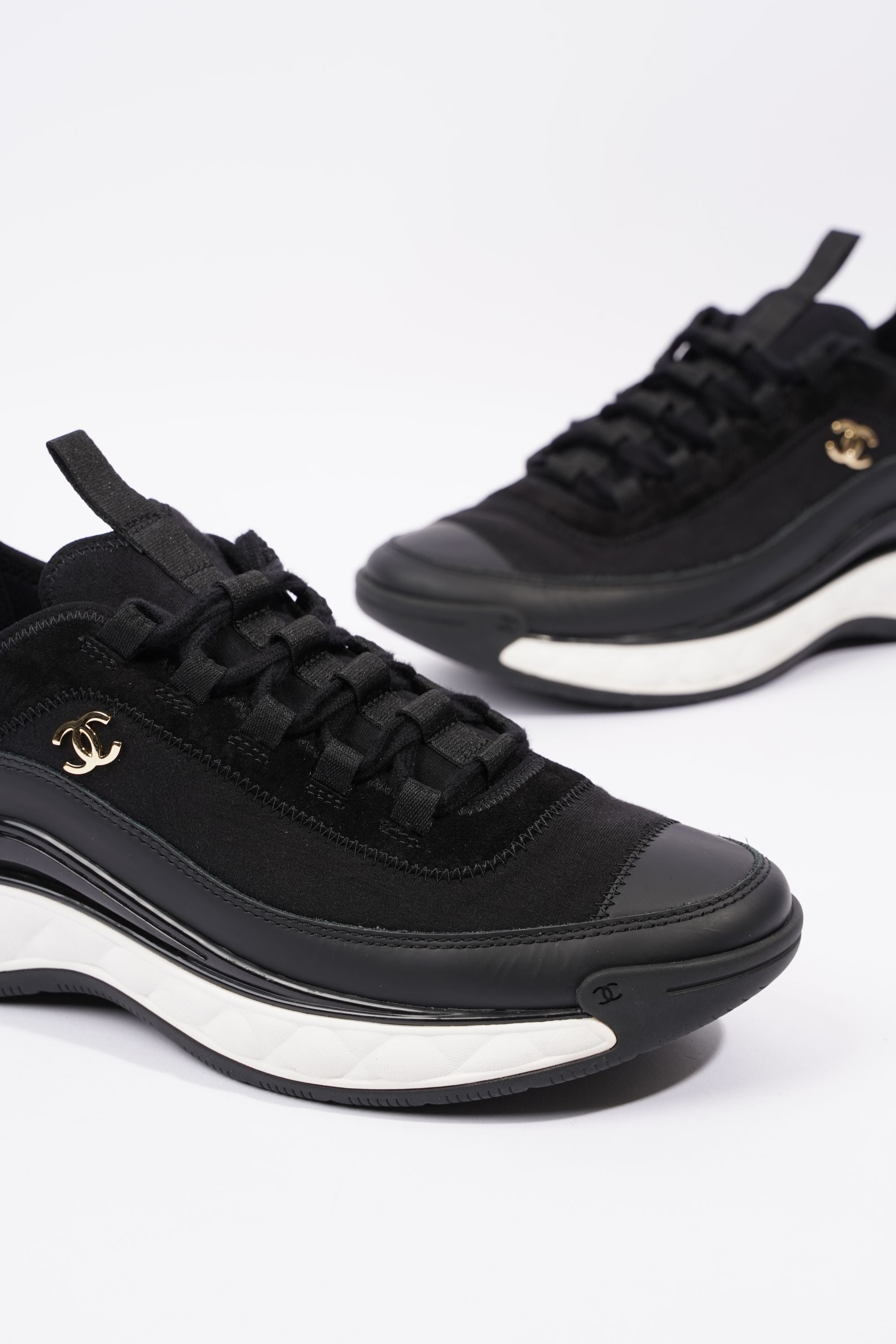 Chanel CC Logo Runners Black / White EU 40 / UK 7