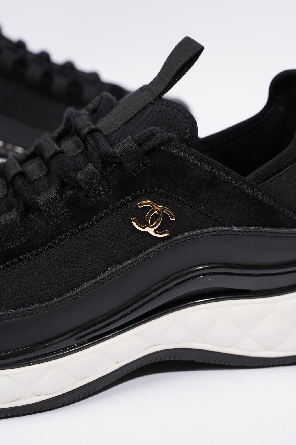 Chanel CC Logo Runners Black / White EU 40 / UK 7