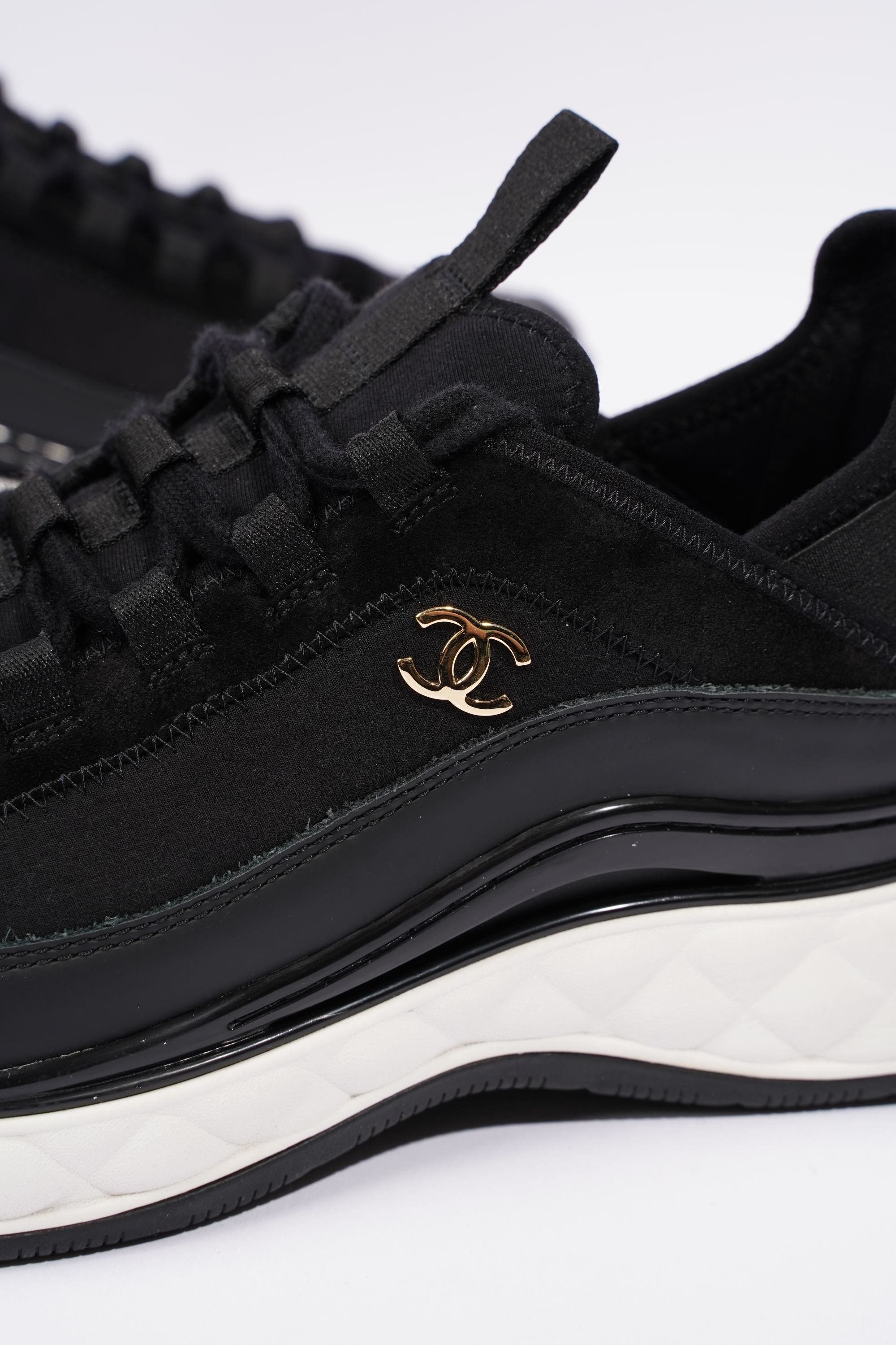 Chanel CC Logo Runners Black / White EU 40 / UK 7