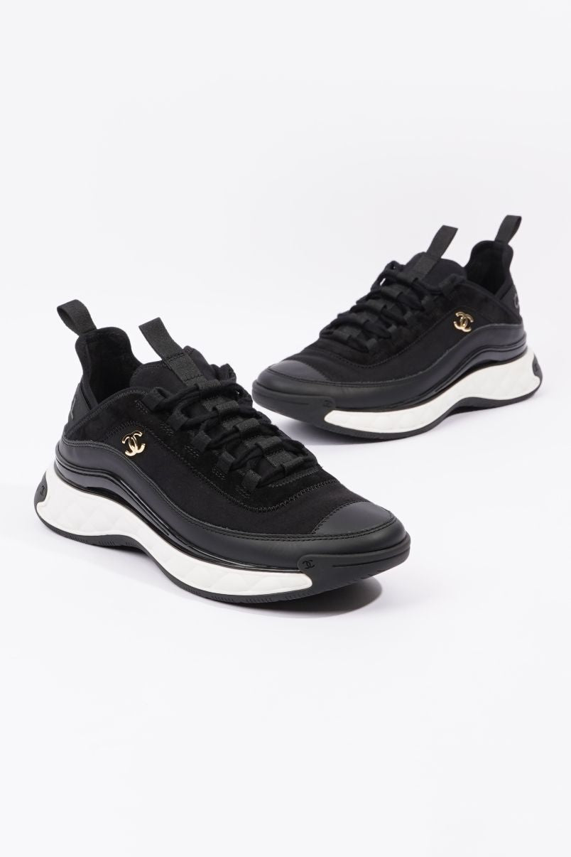 Chanel CC Logo Runners Black / White EU 40 / UK 7